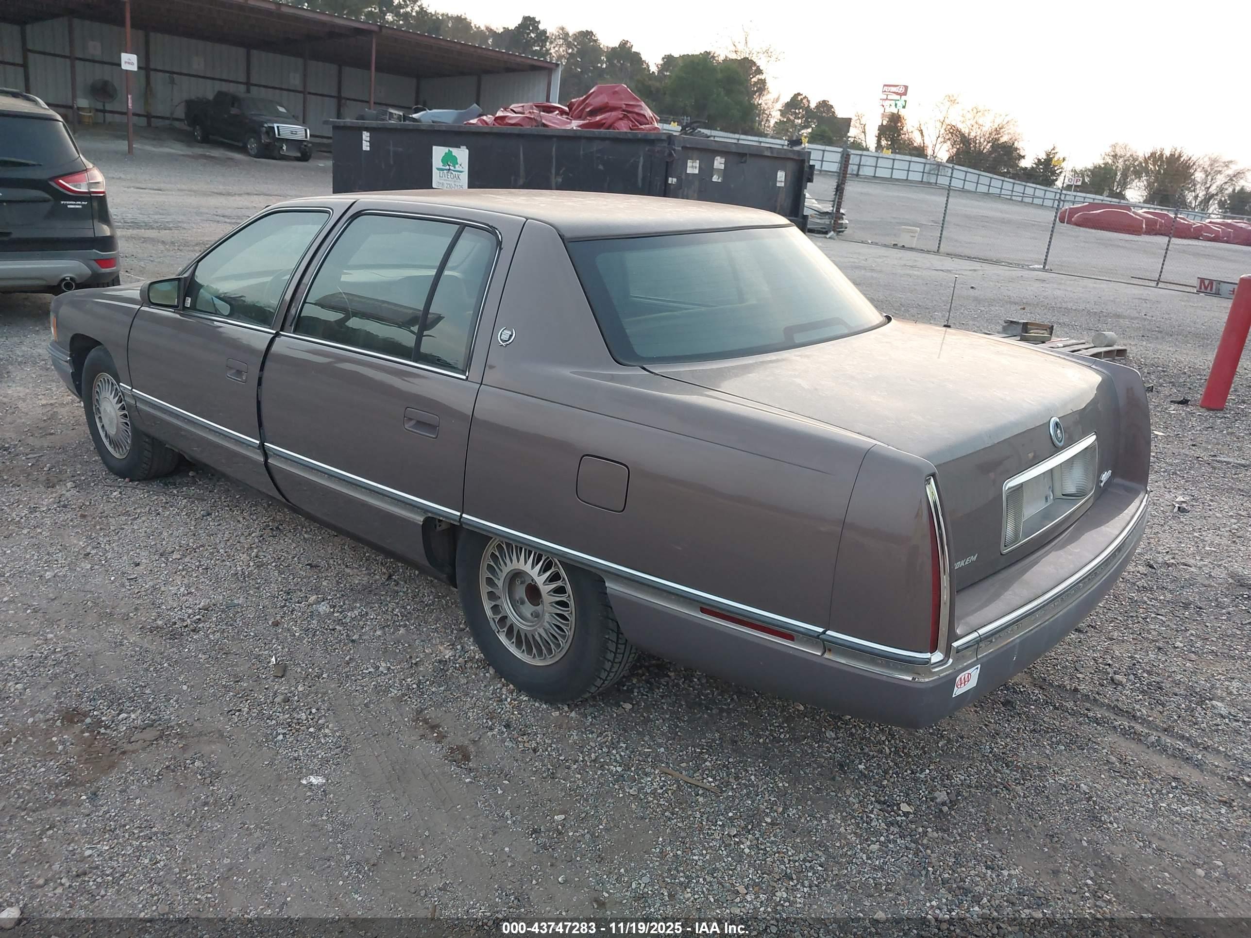 CADILLAC DEVILLE image 3