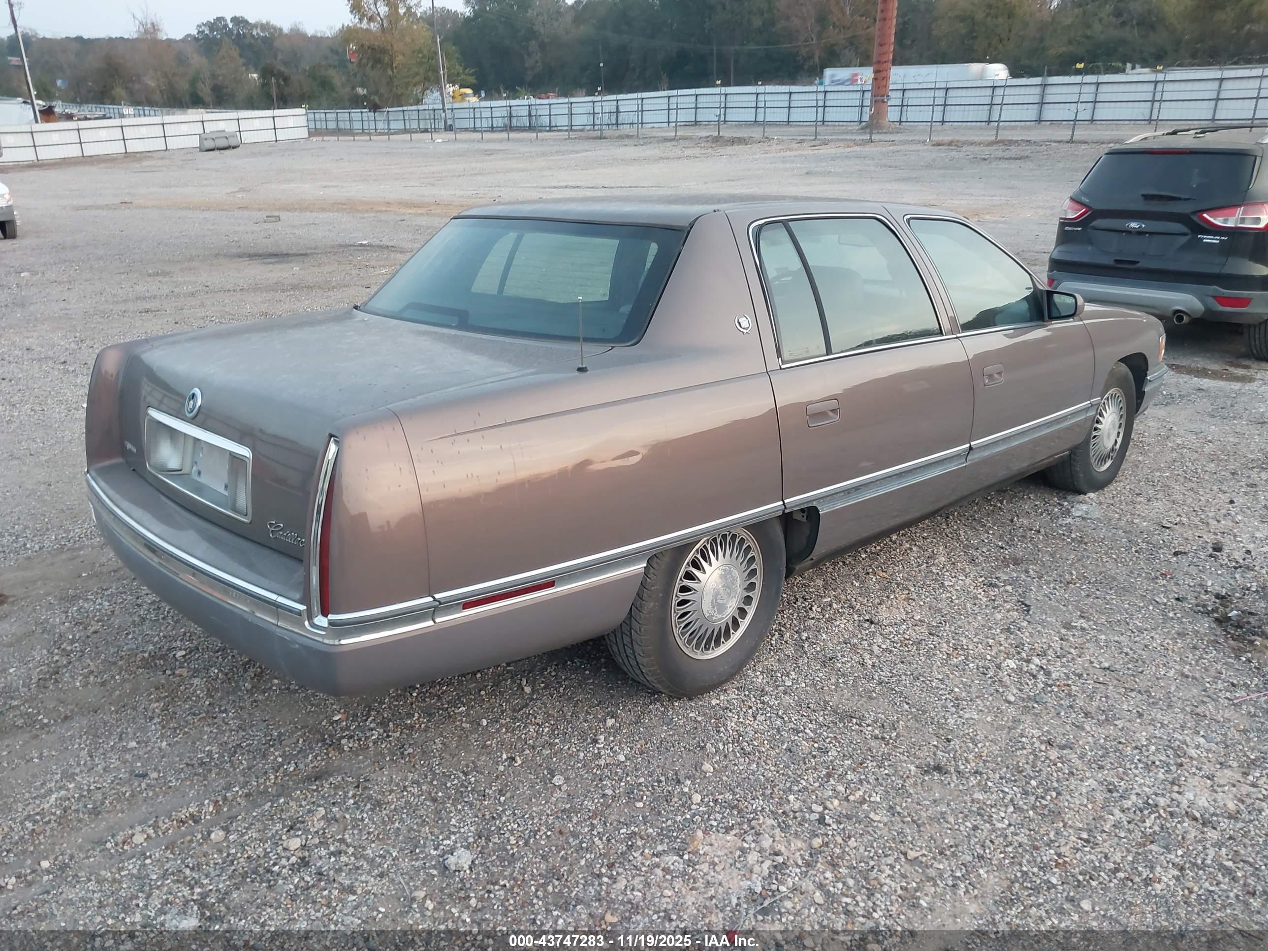 CADILLAC DEVILLE image 4