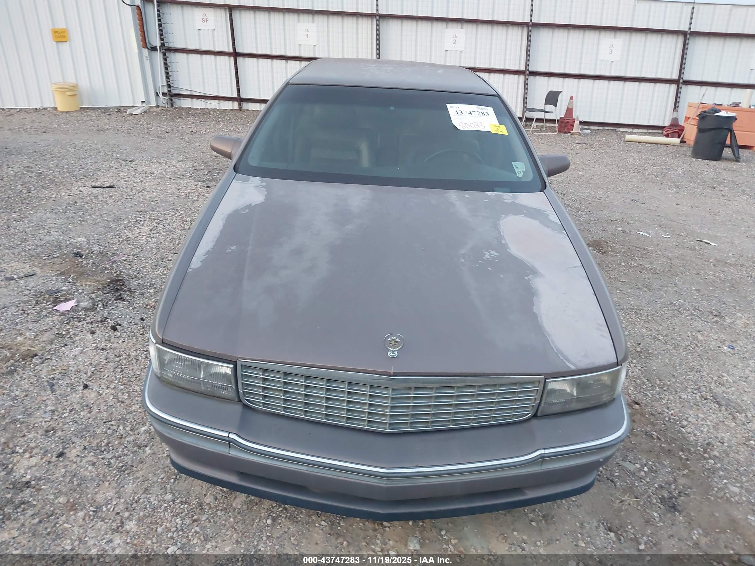 CADILLAC DEVILLE image 6