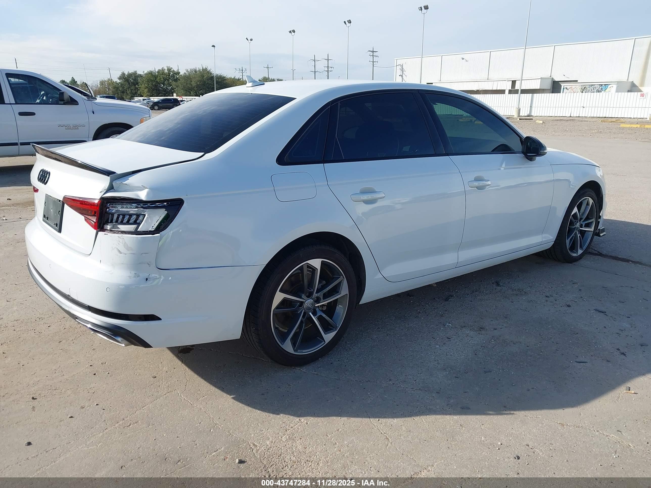 AUDI A4 image 4