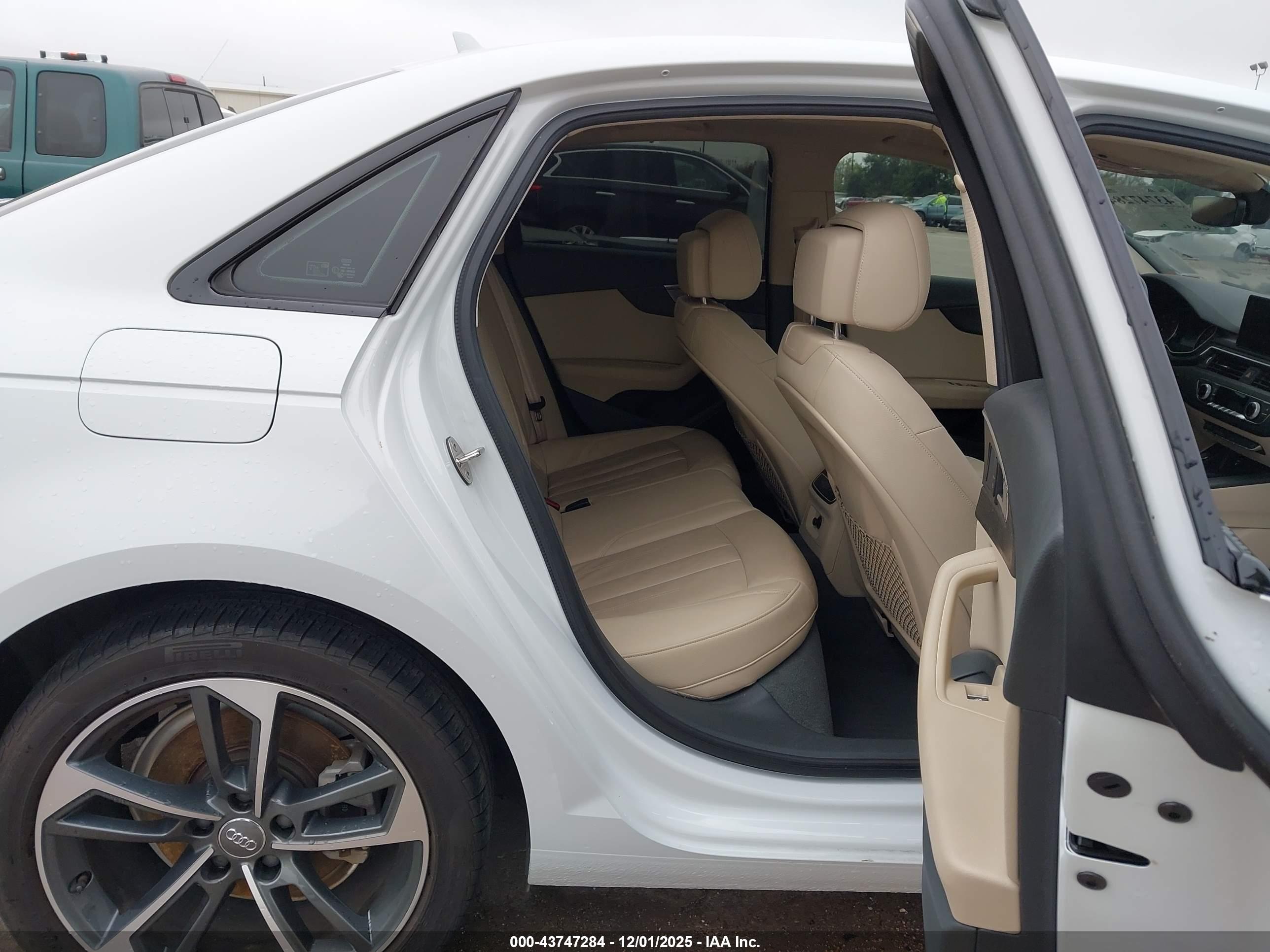 AUDI A4 image 8