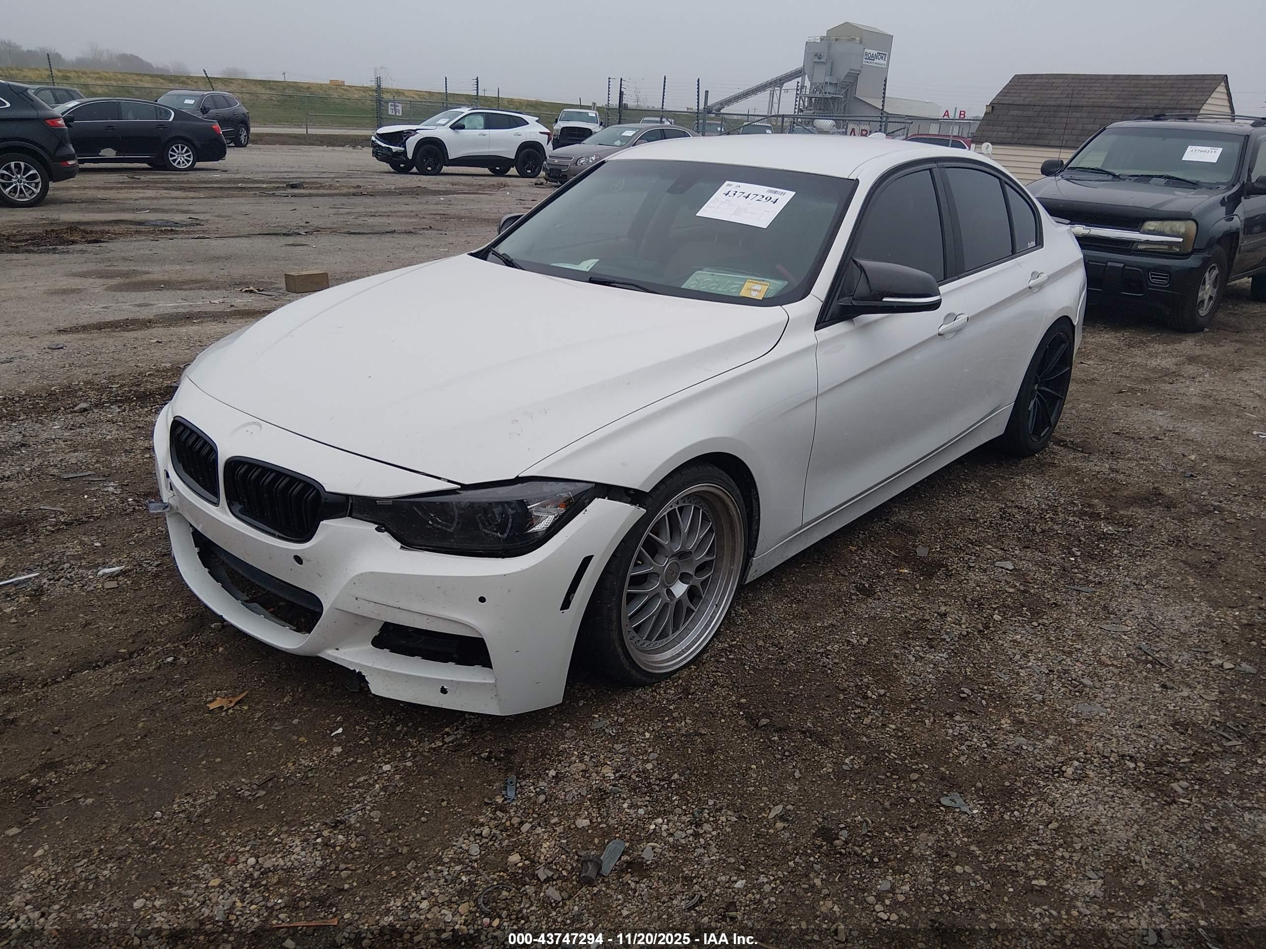 BMW 328I image 2
