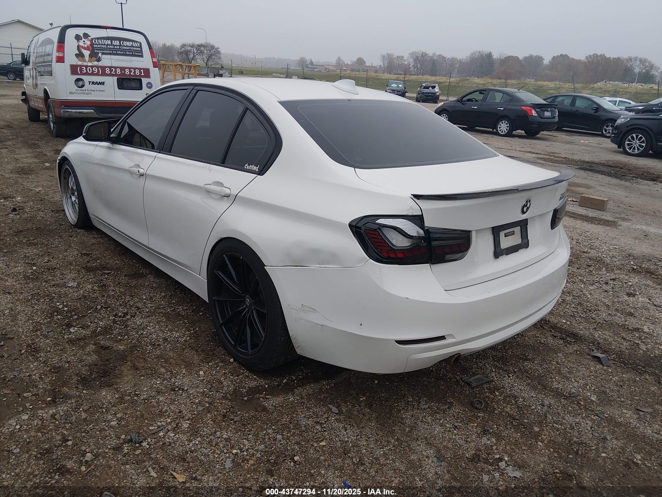 BMW 328I image 3