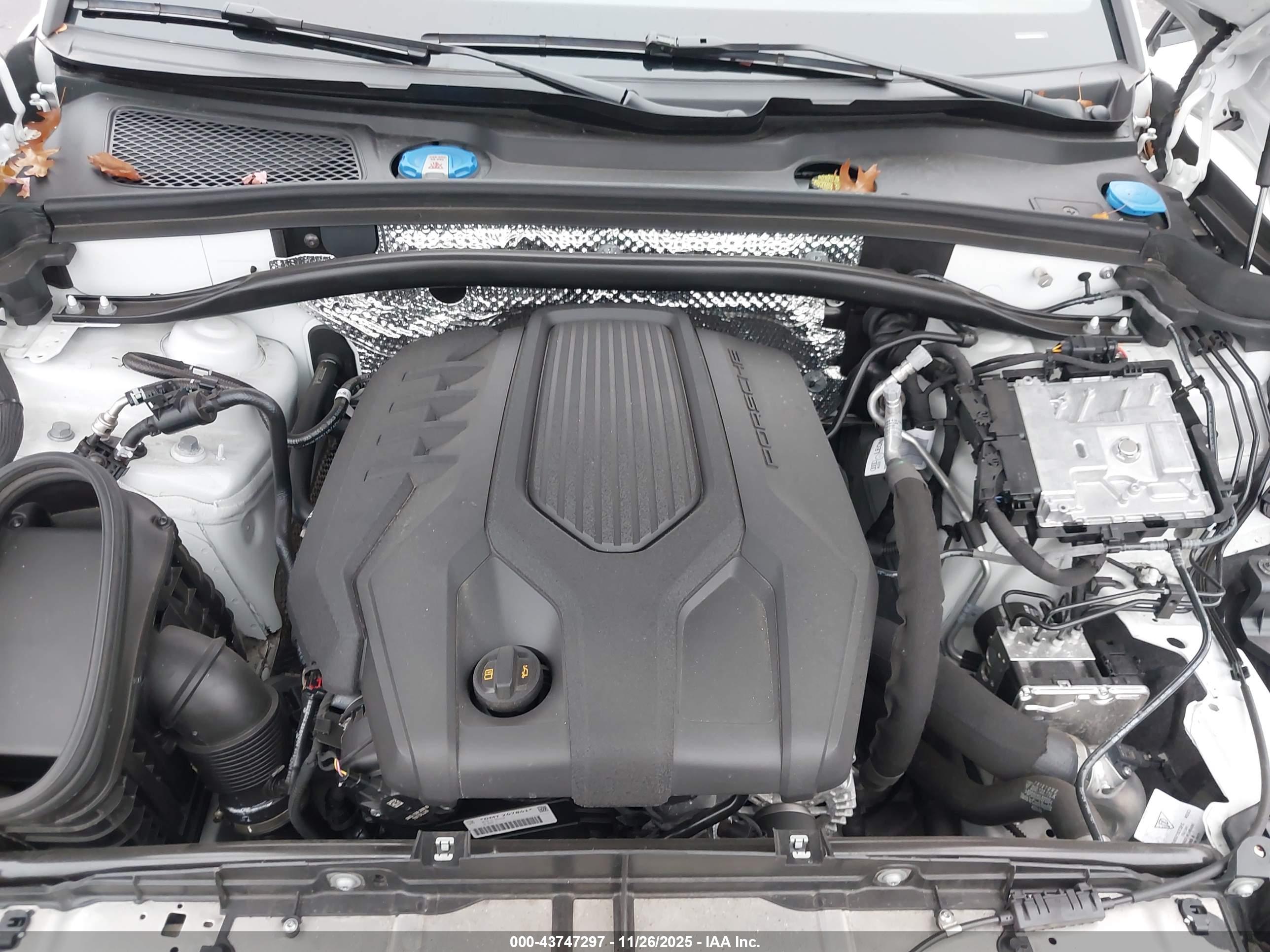 PORSCHE MACAN image 10