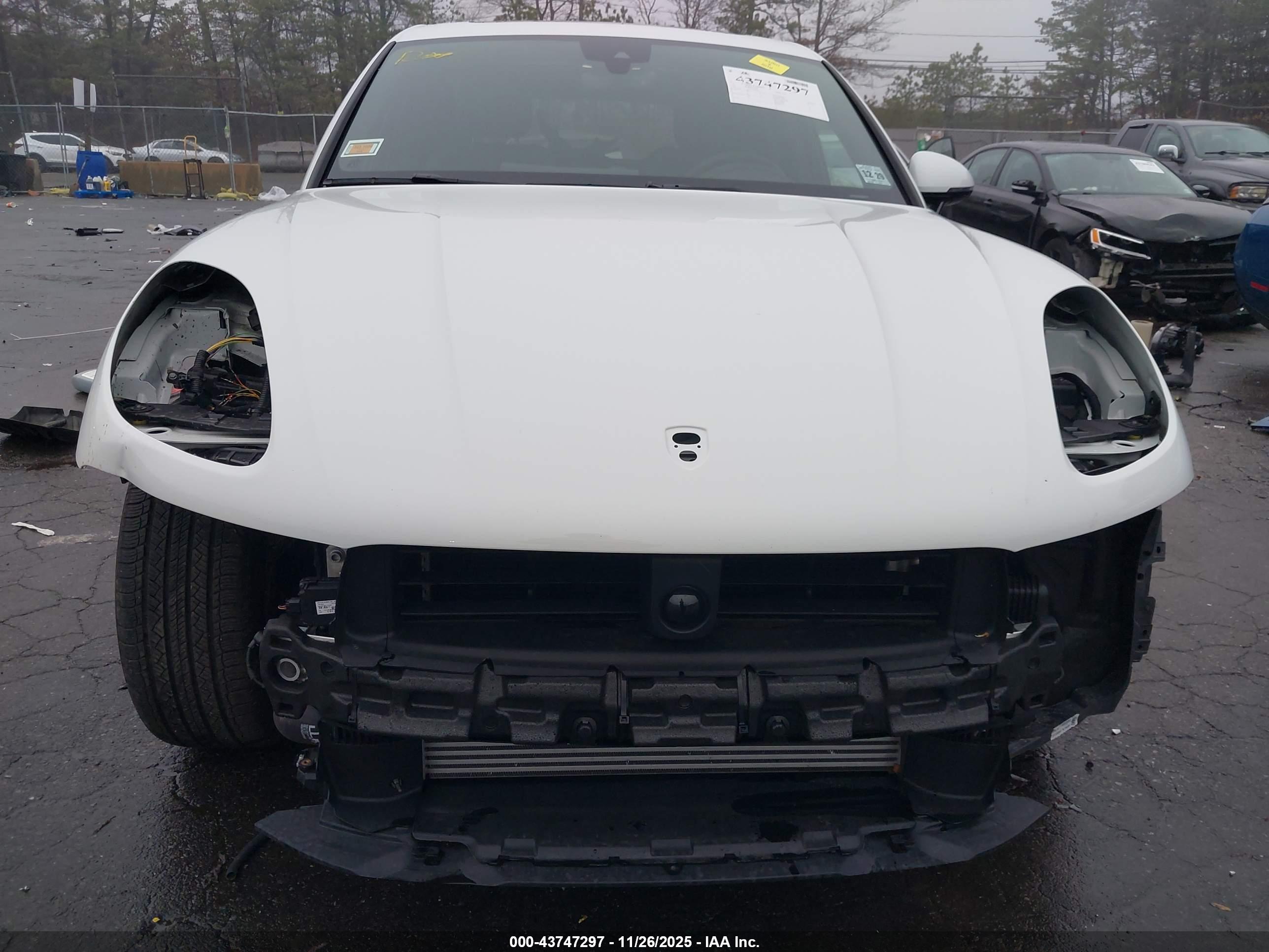 PORSCHE MACAN image 6