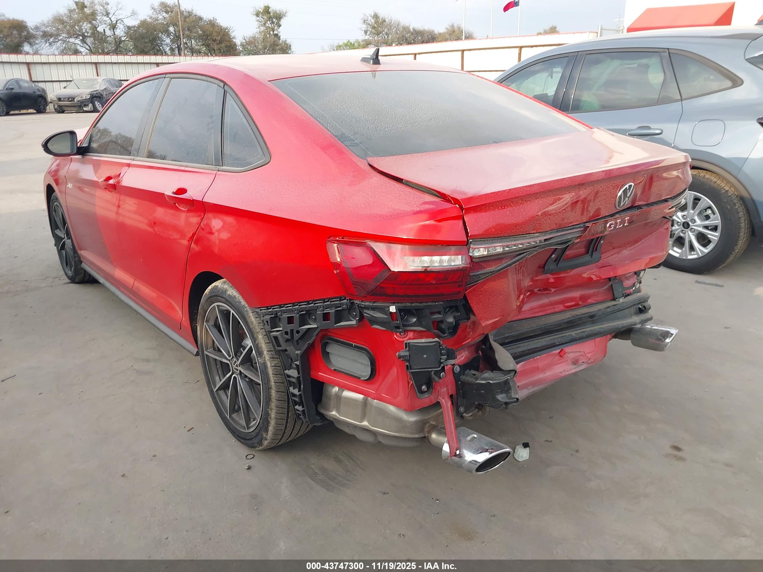 VOLKSWAGEN JETTA image 3