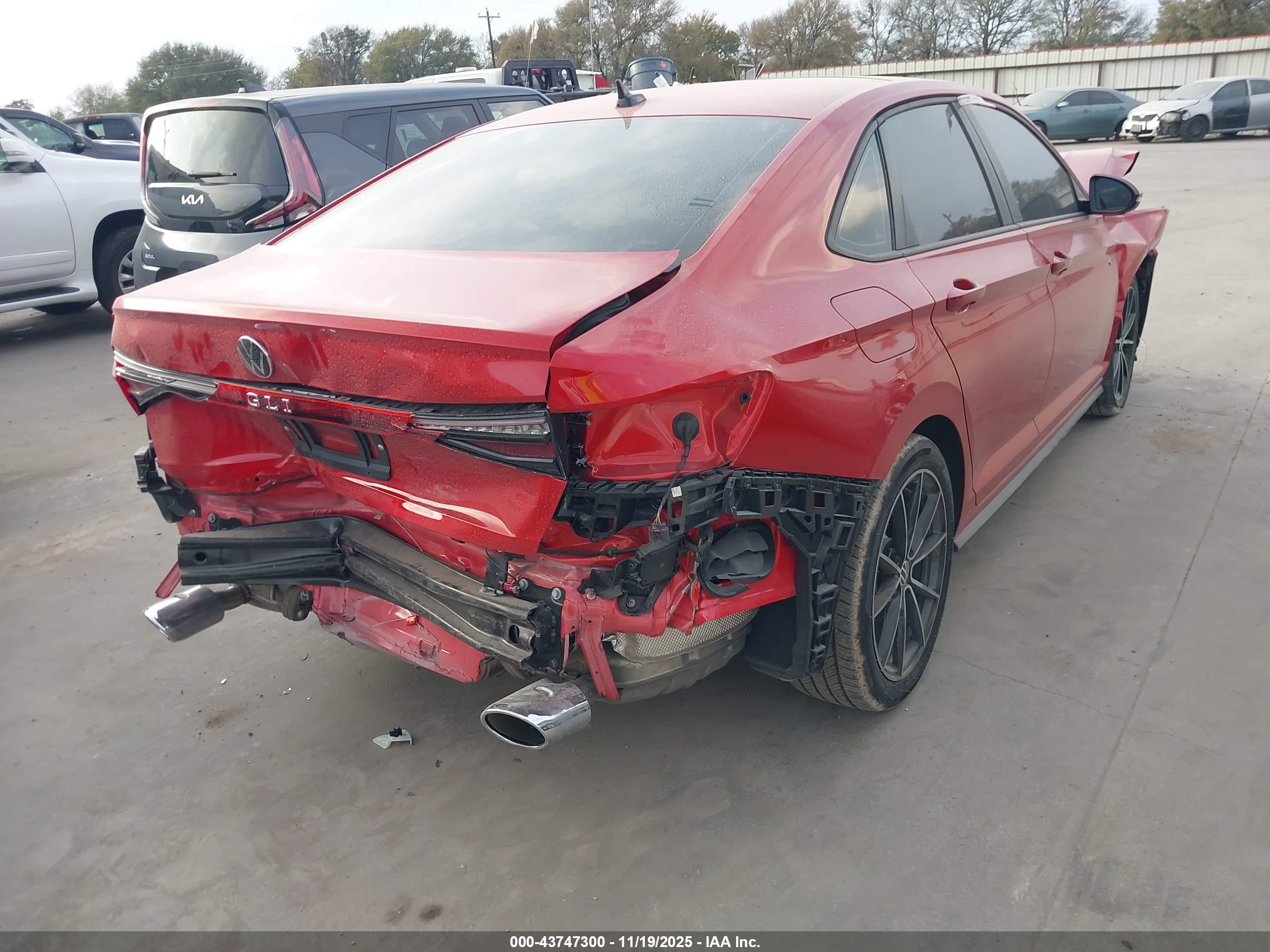 VOLKSWAGEN JETTA image 4