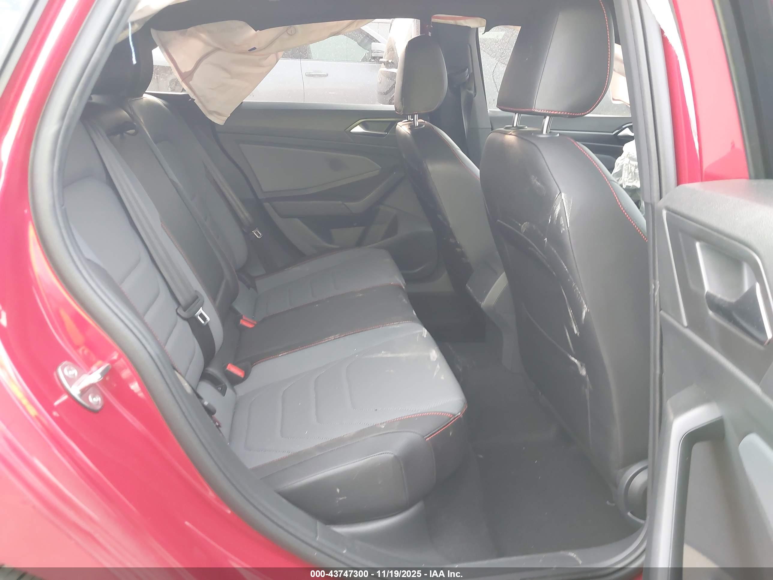VOLKSWAGEN JETTA image 8