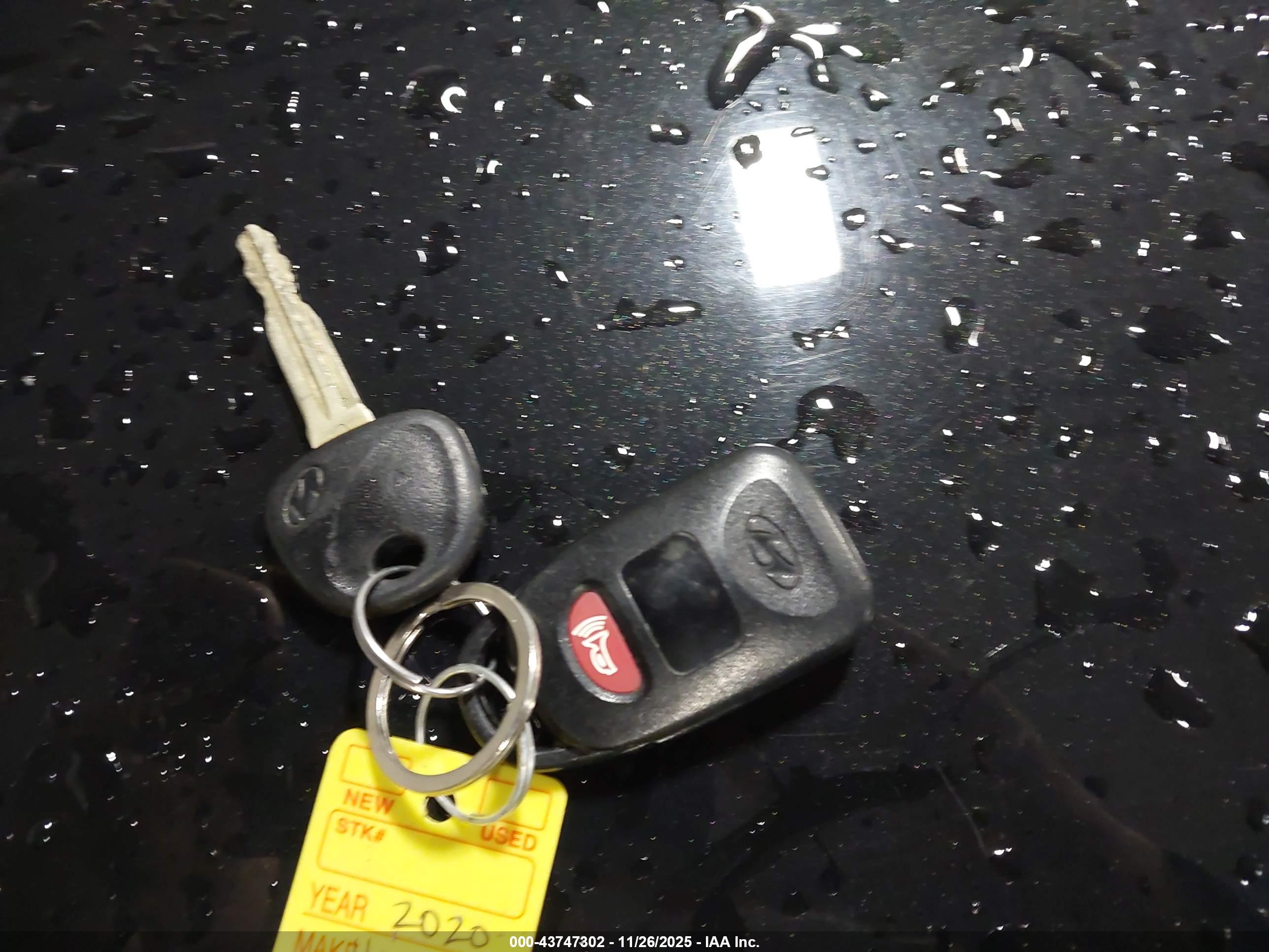 HYUNDAI ELANTRA image 11