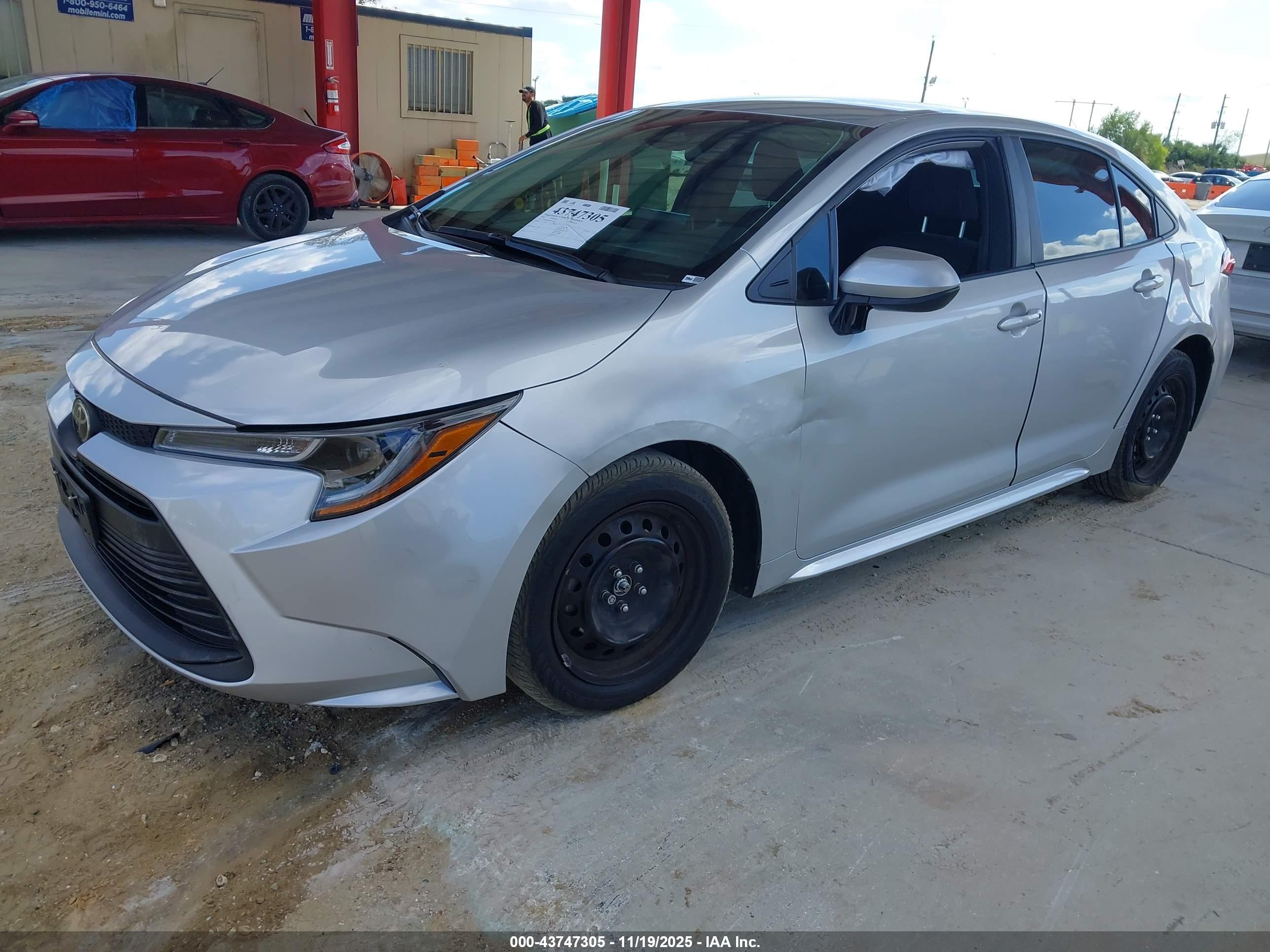 TOYOTA COROLLA image 2
