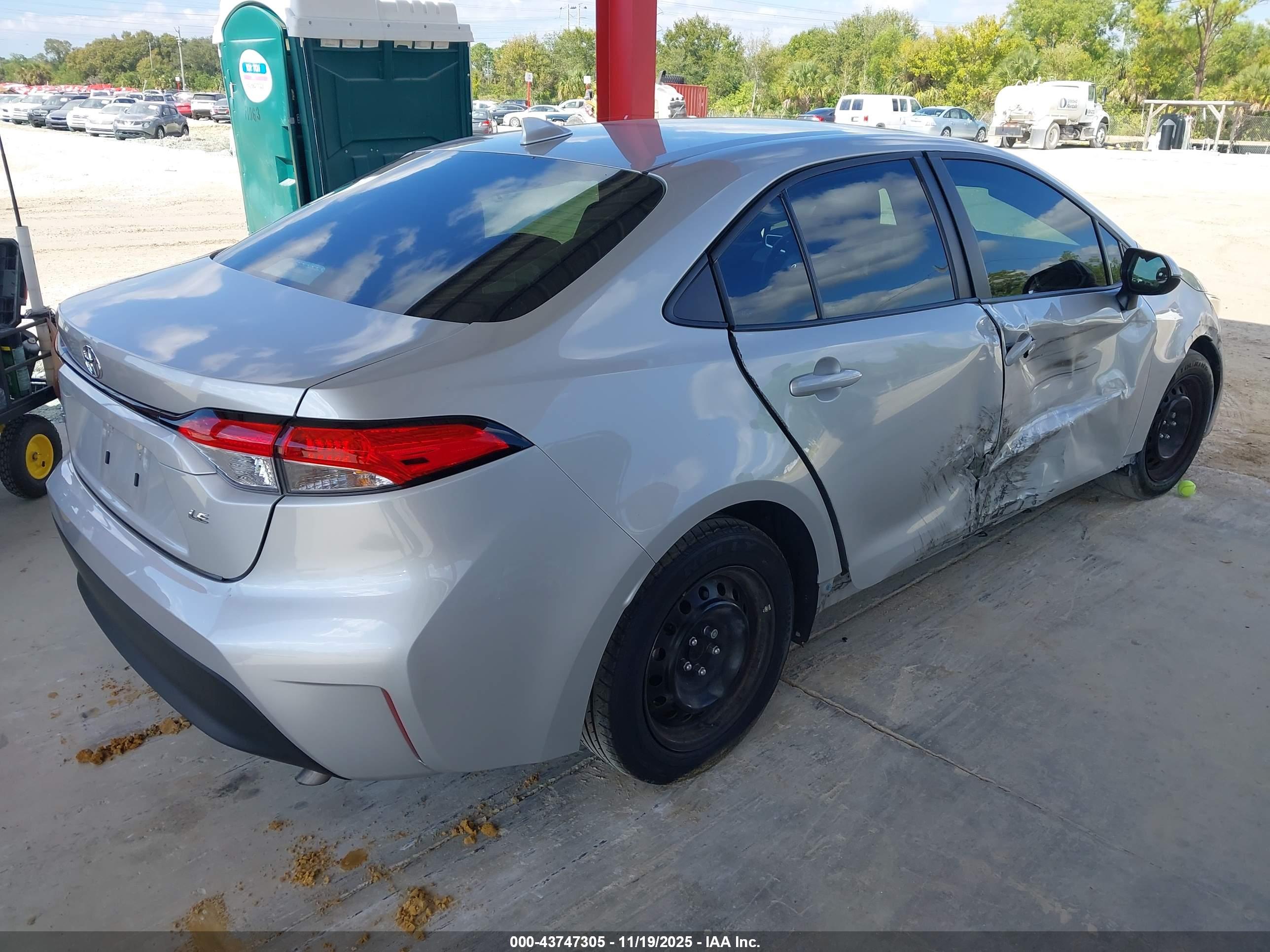 TOYOTA COROLLA image 4