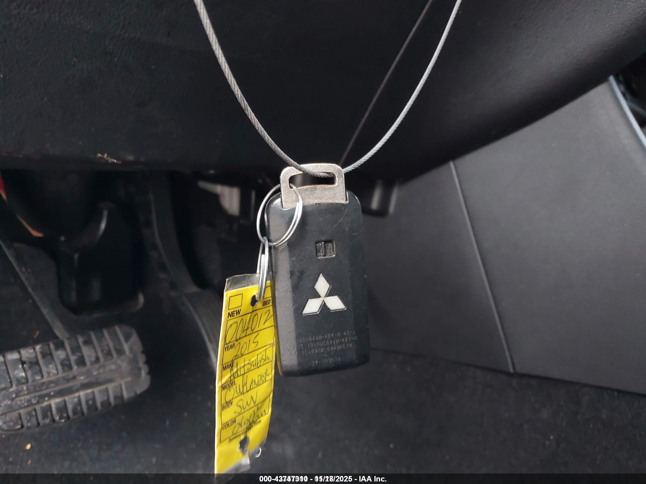 MITSUBISHI OUTLANDER image 11