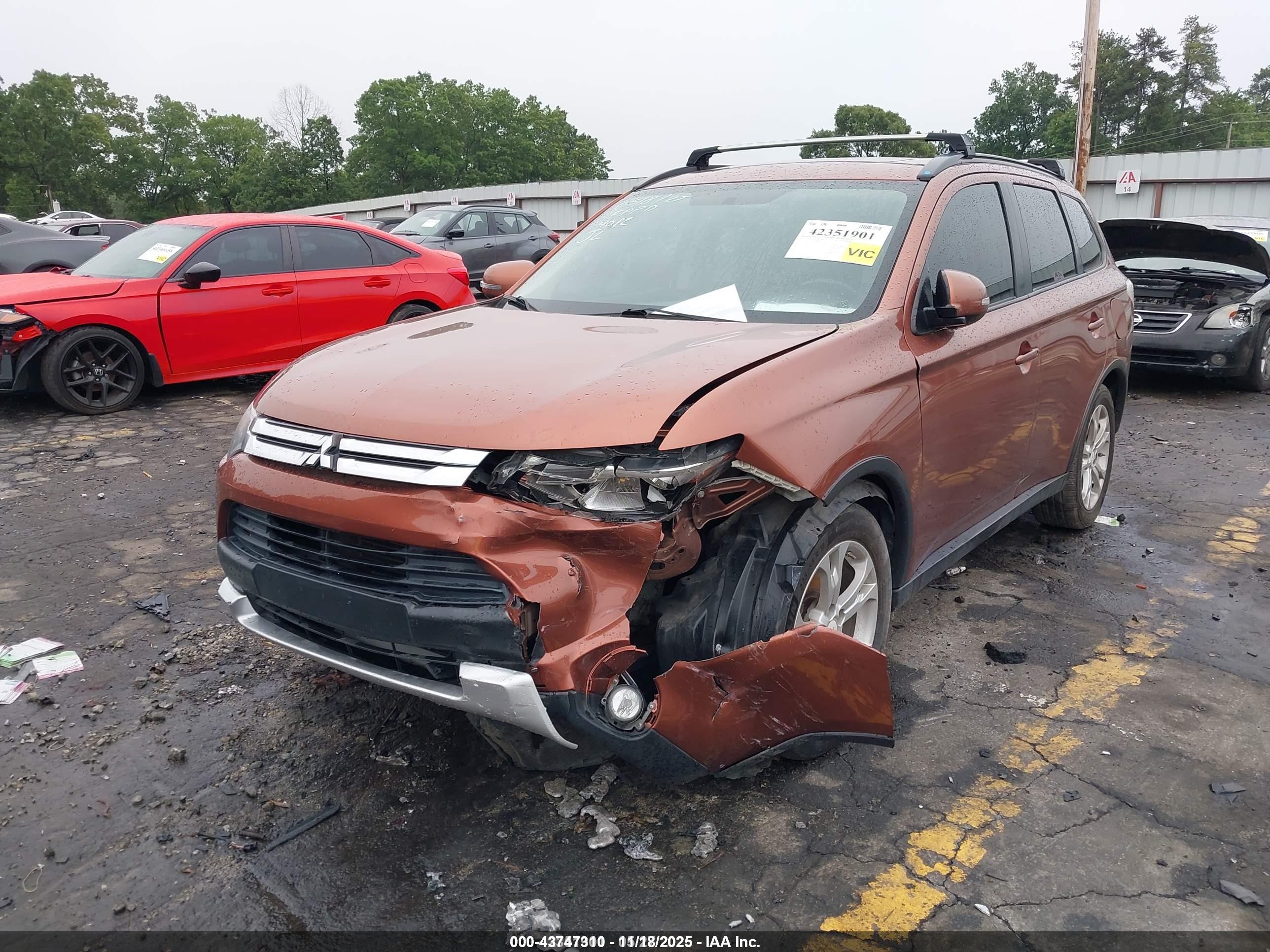 MITSUBISHI OUTLANDER image 6