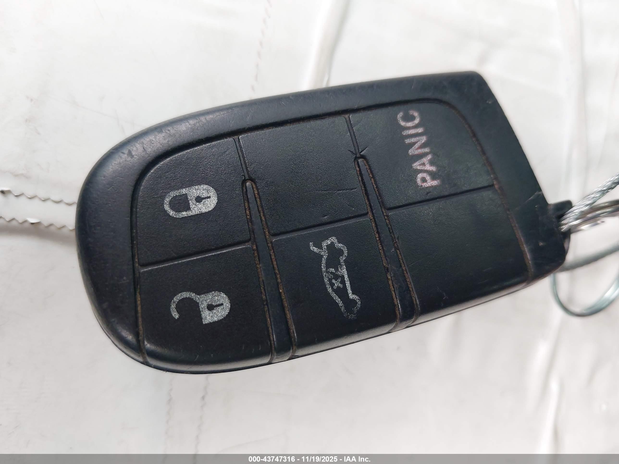 DODGE CHALLENGER image 11