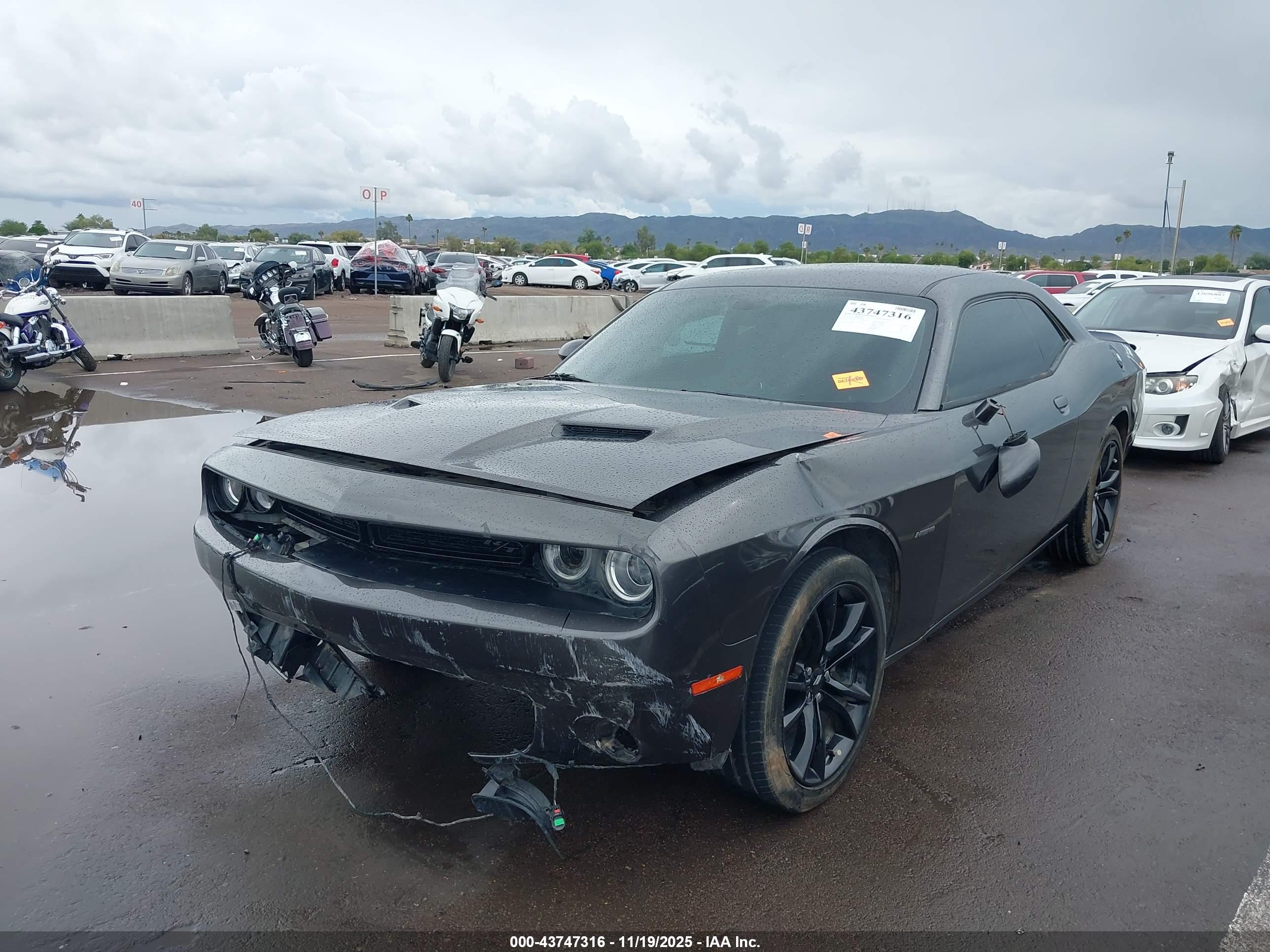 DODGE CHALLENGER image 6