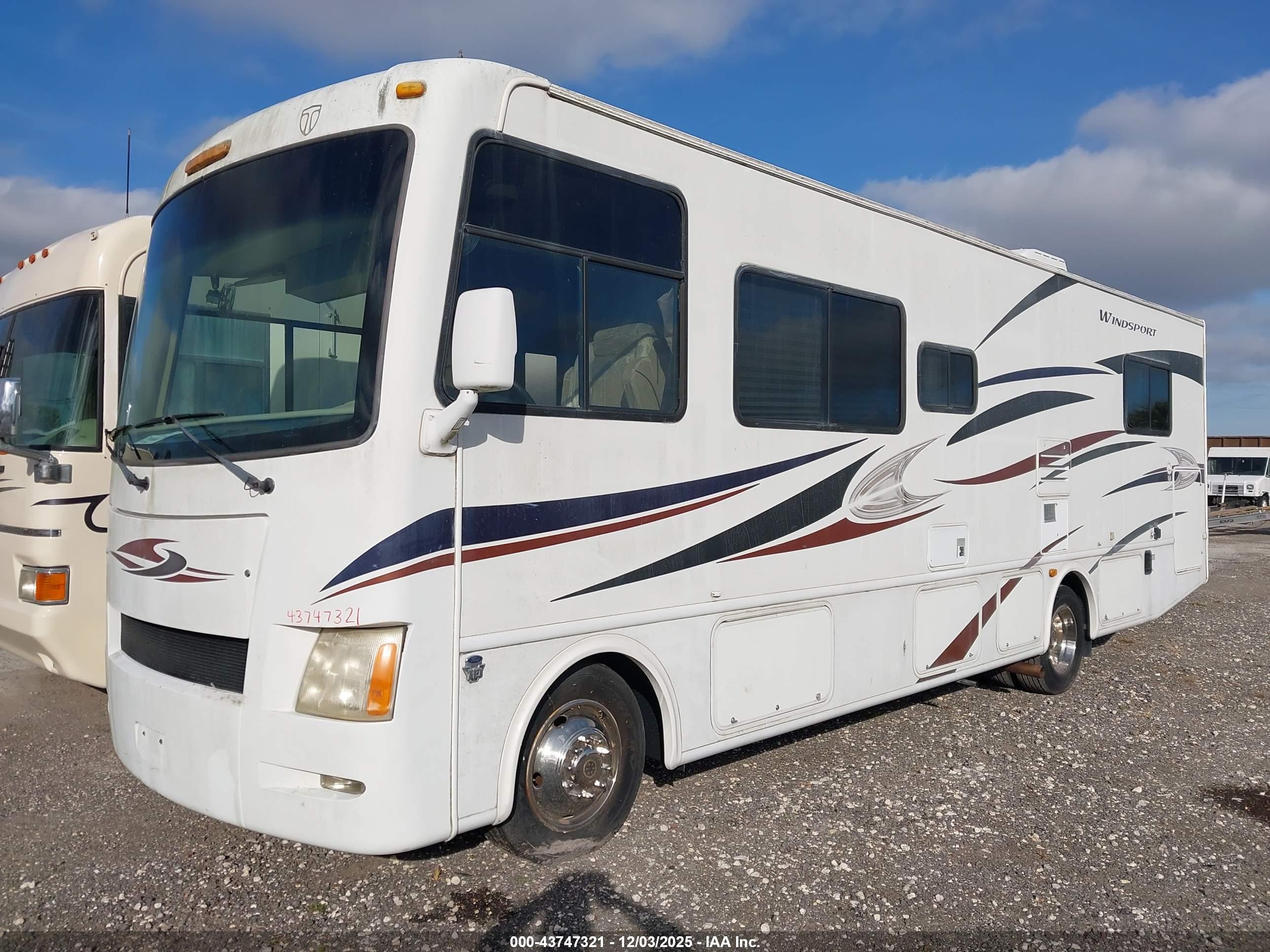 FORD F53 image 2
