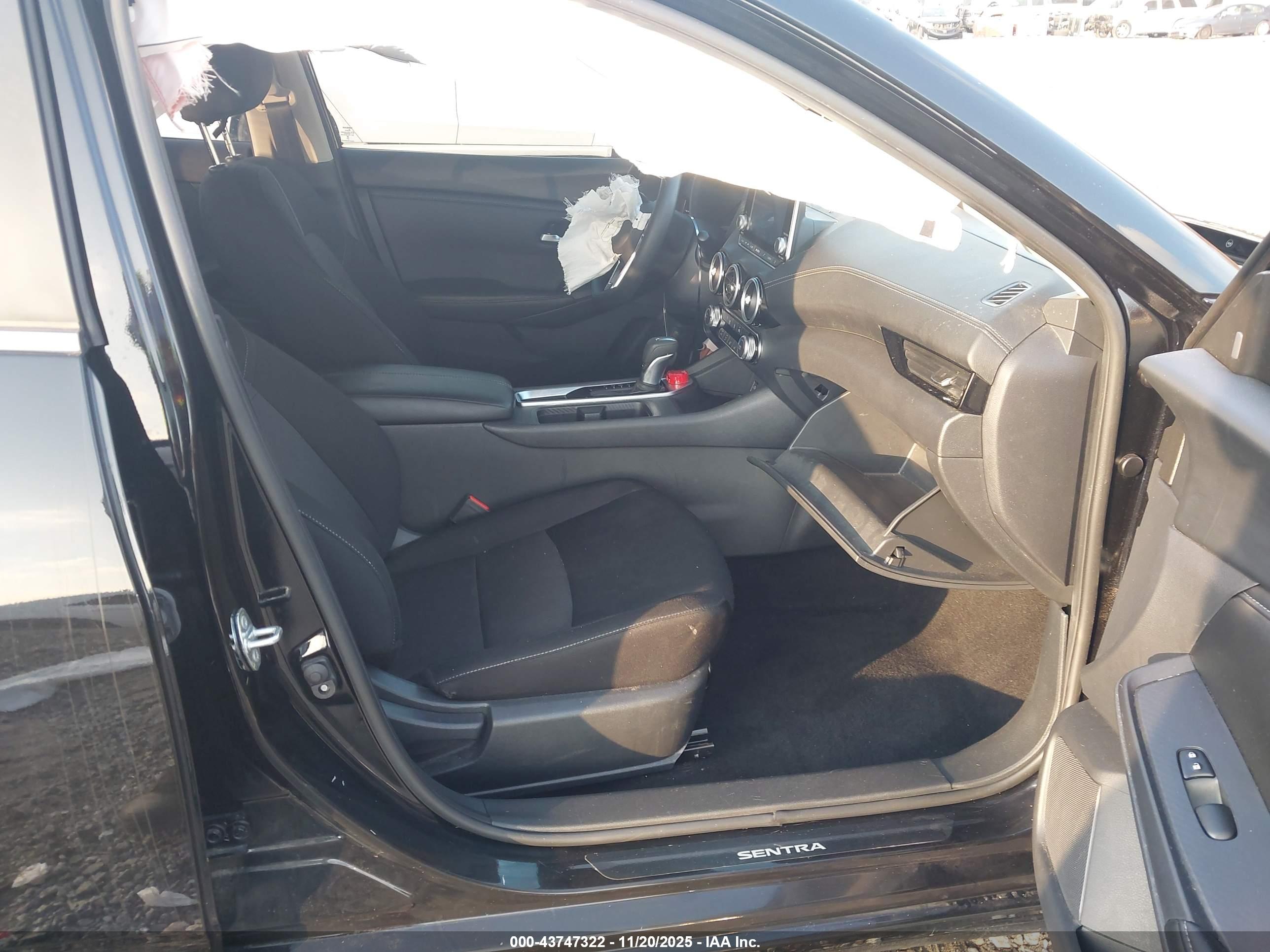 NISSAN SENTRA image 5