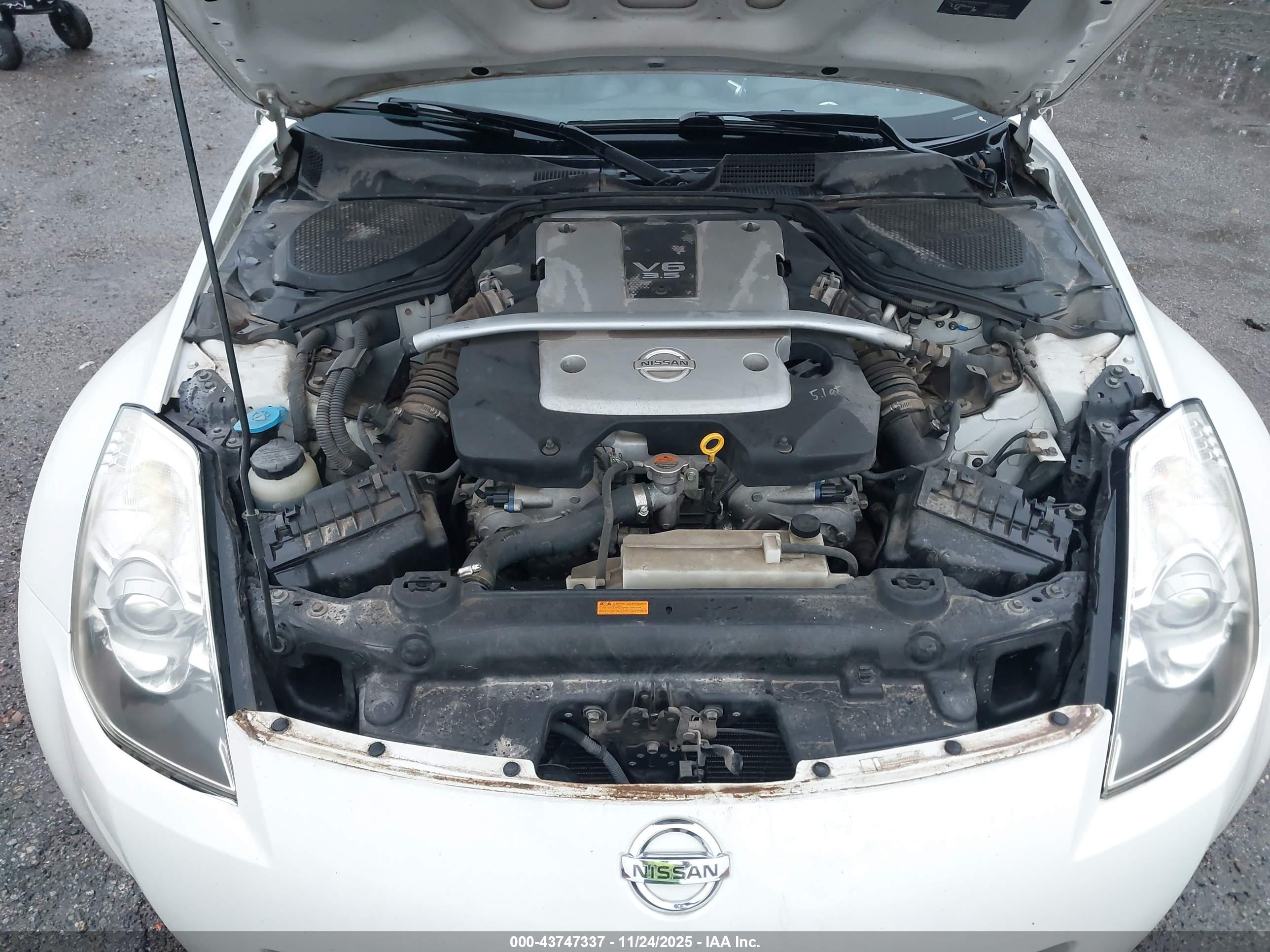 NISSAN 350Z image 10