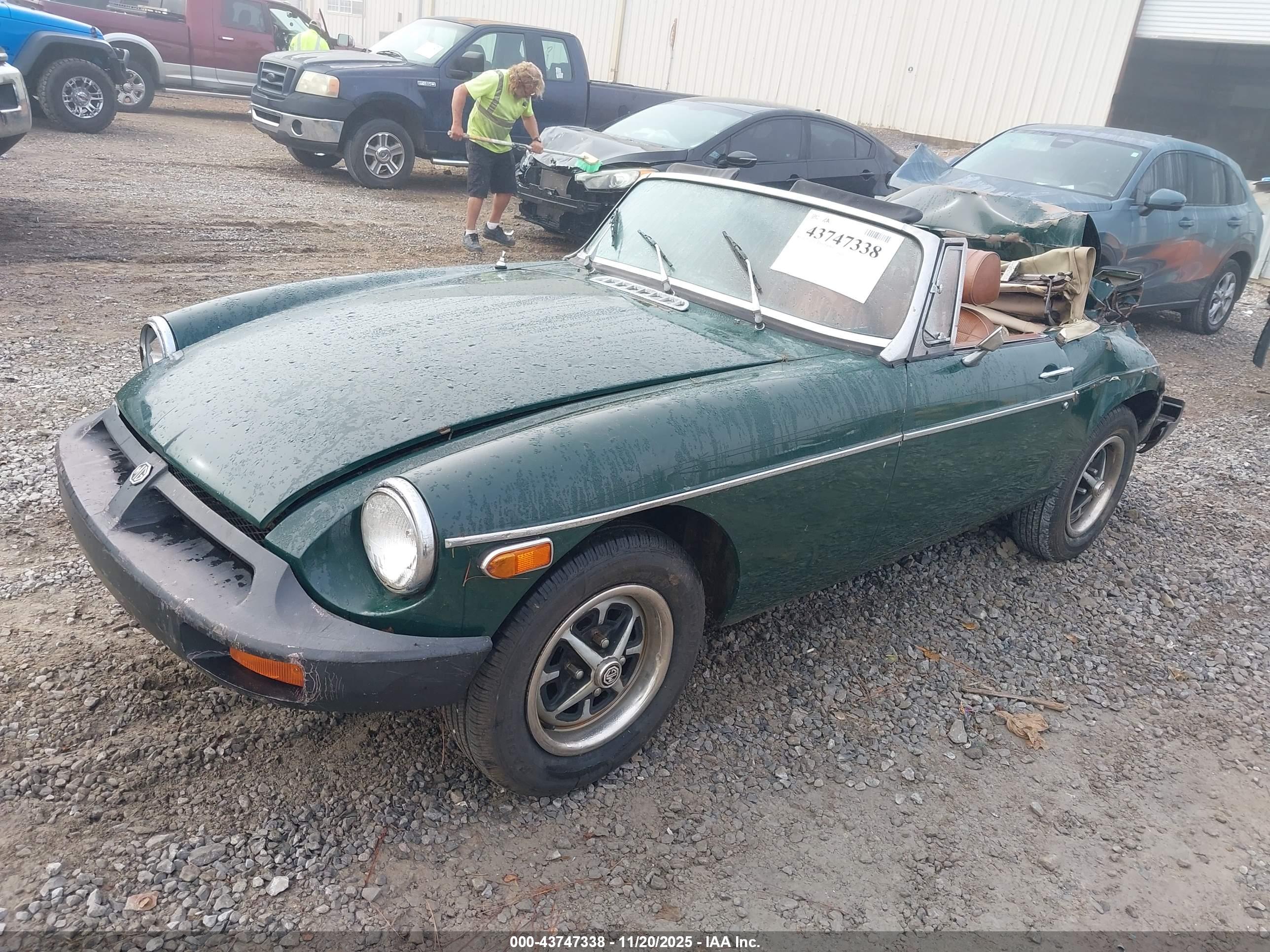 MG MGB image 2