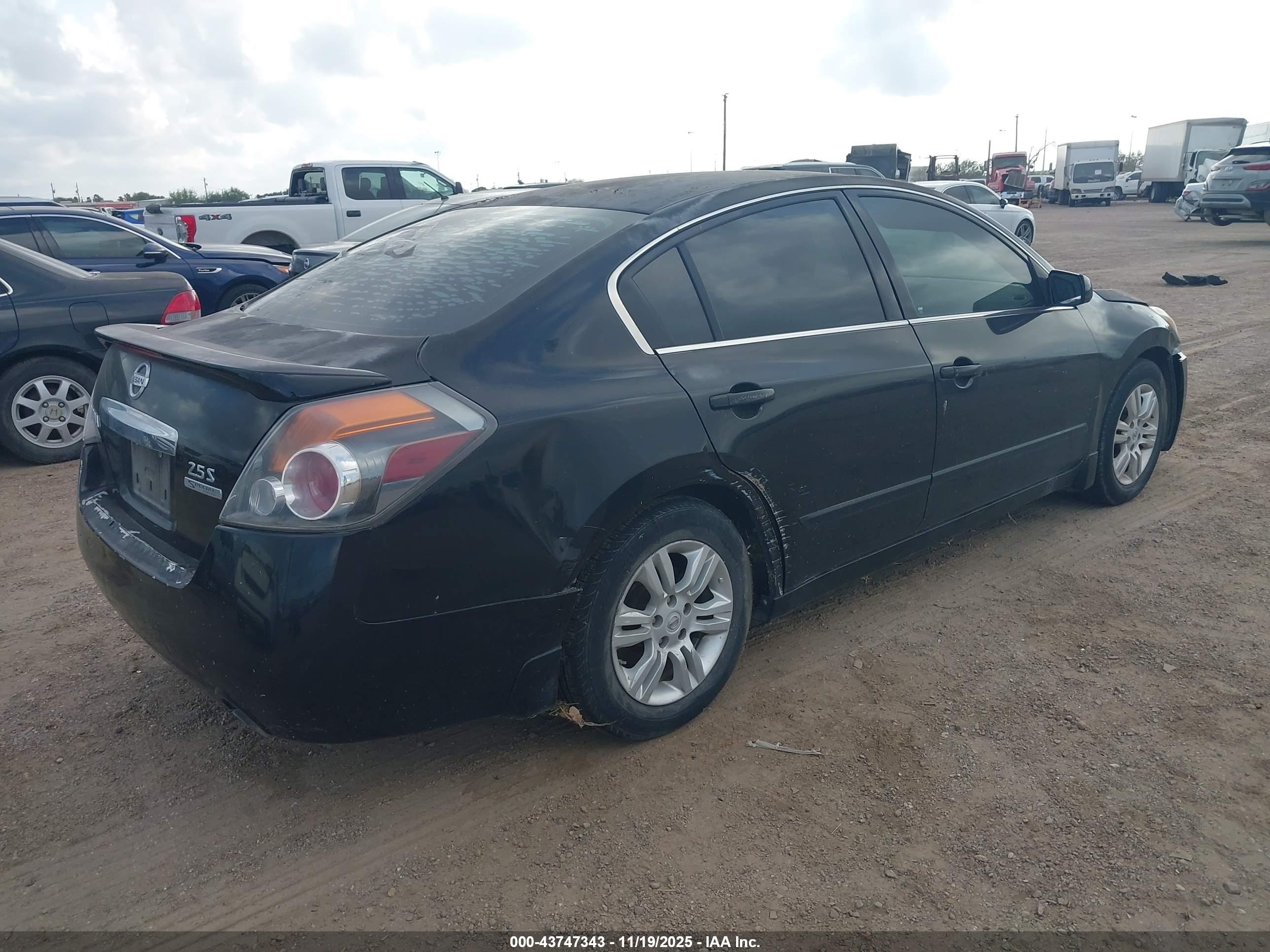 NISSAN ALTIMA image 4