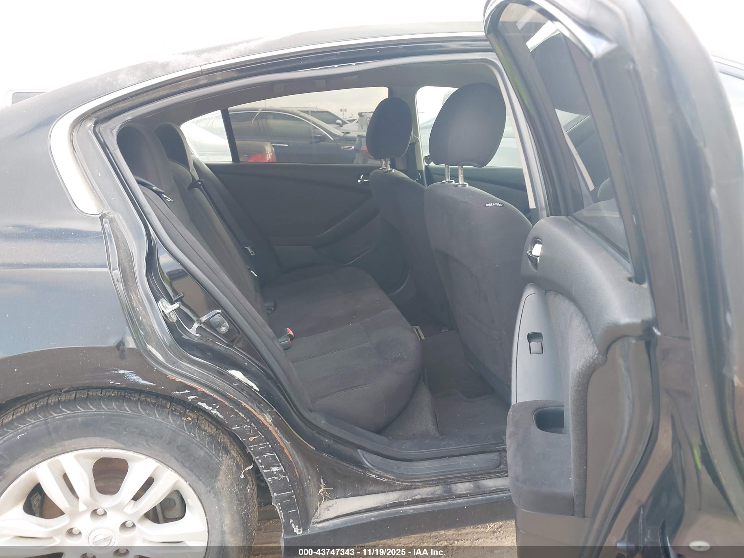 NISSAN ALTIMA image 8