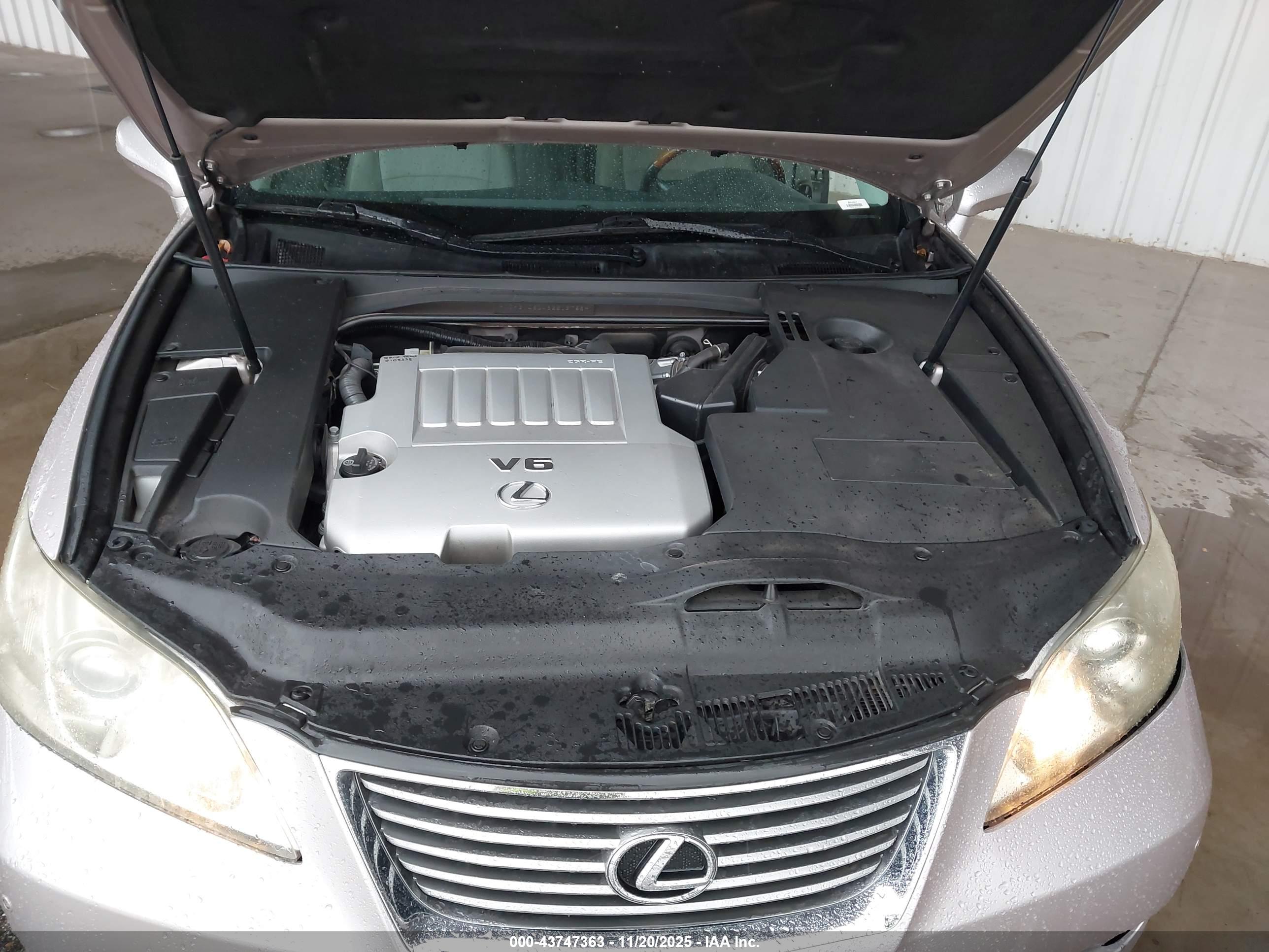 LEXUS ES image 10
