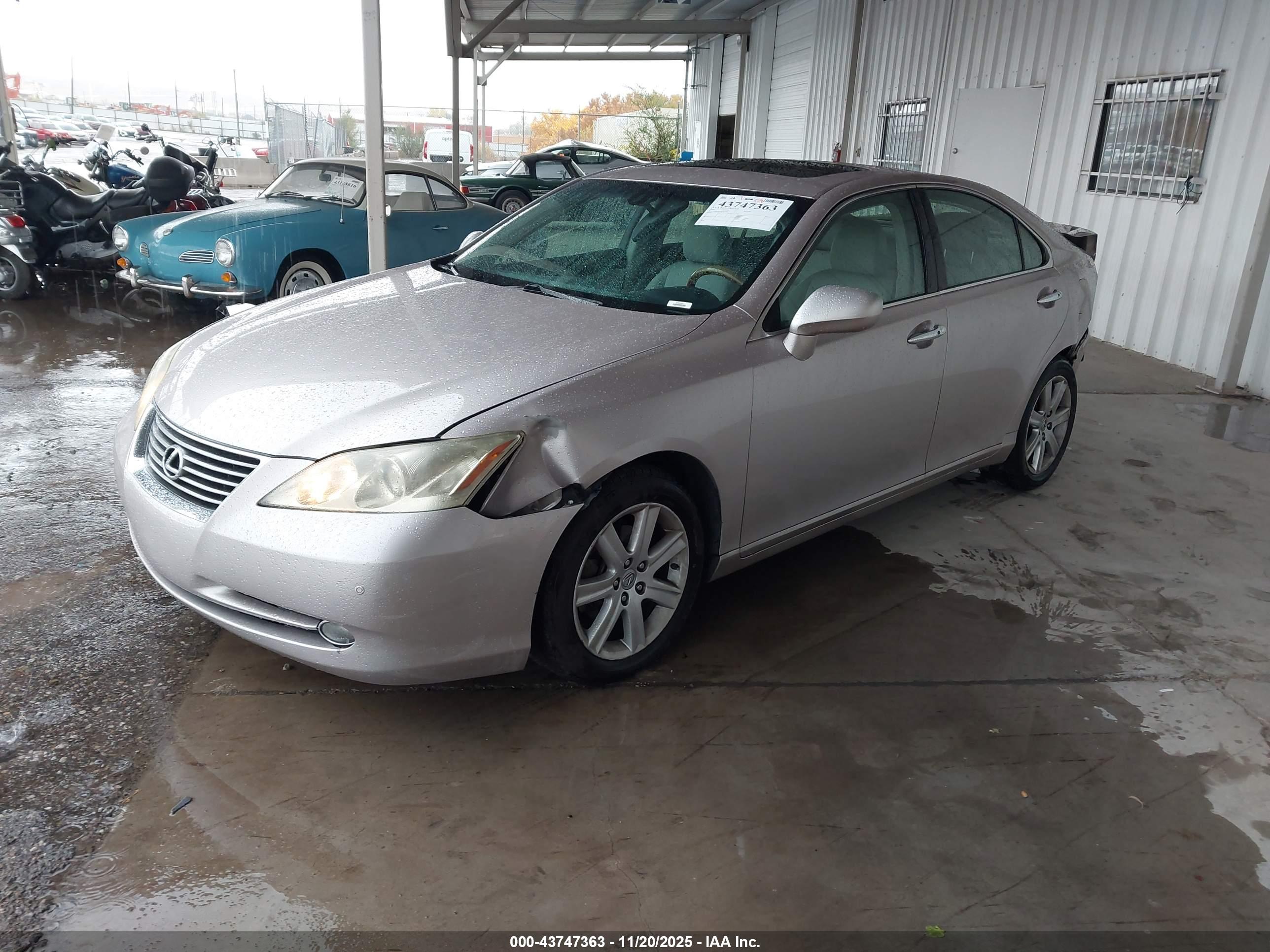 LEXUS ES image 2