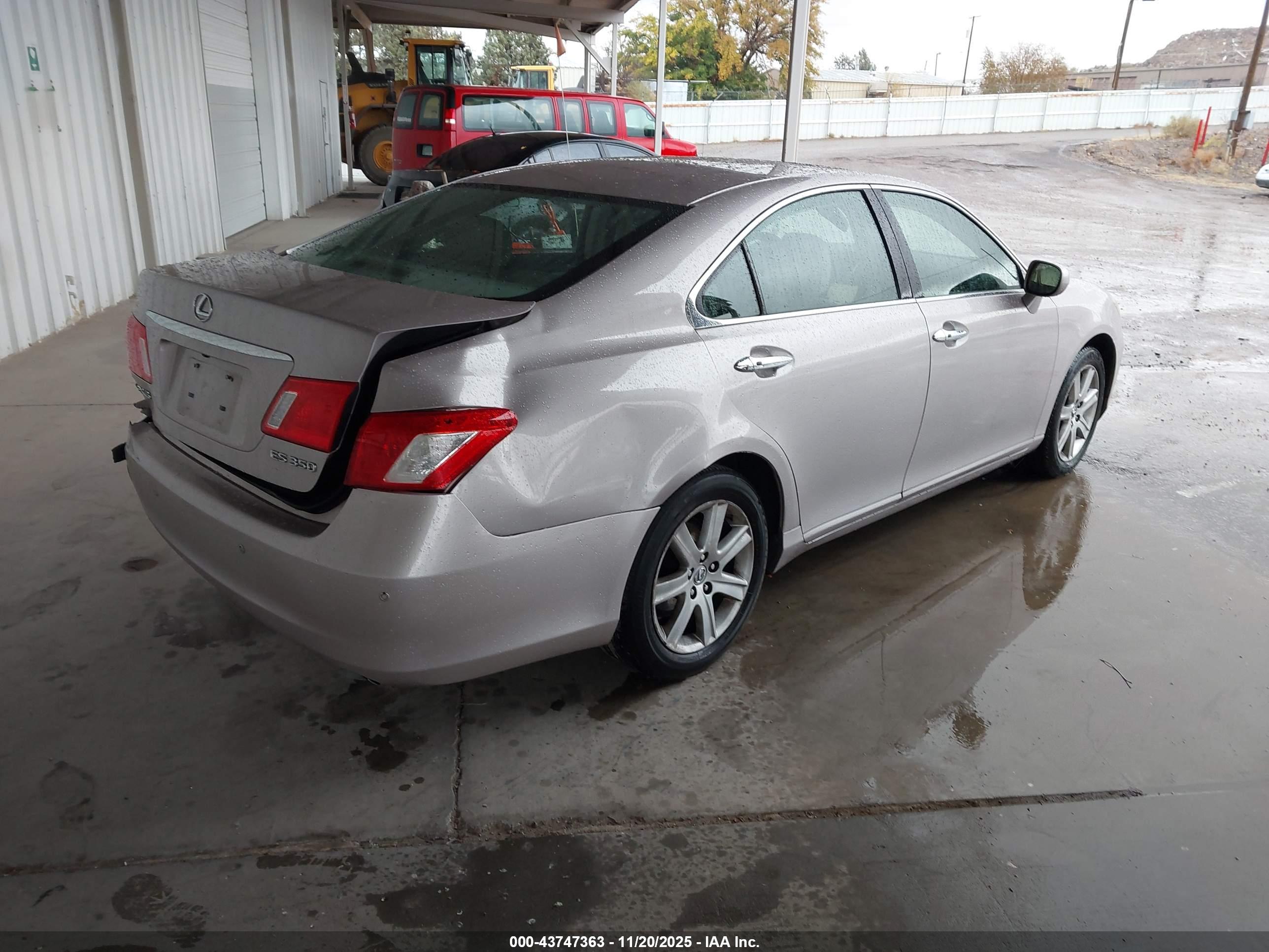 LEXUS ES image 4