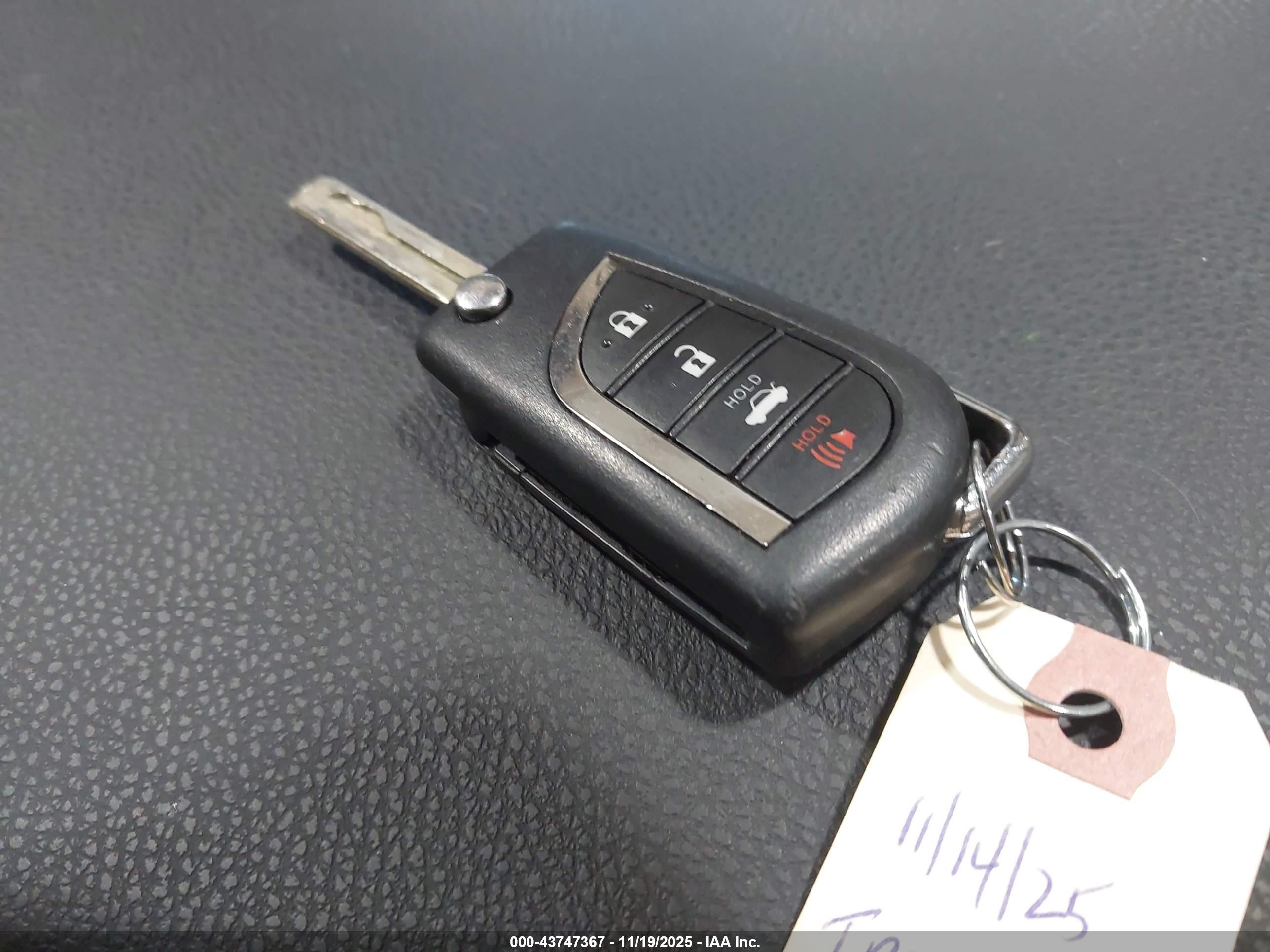 TOYOTA CAMRY image 11