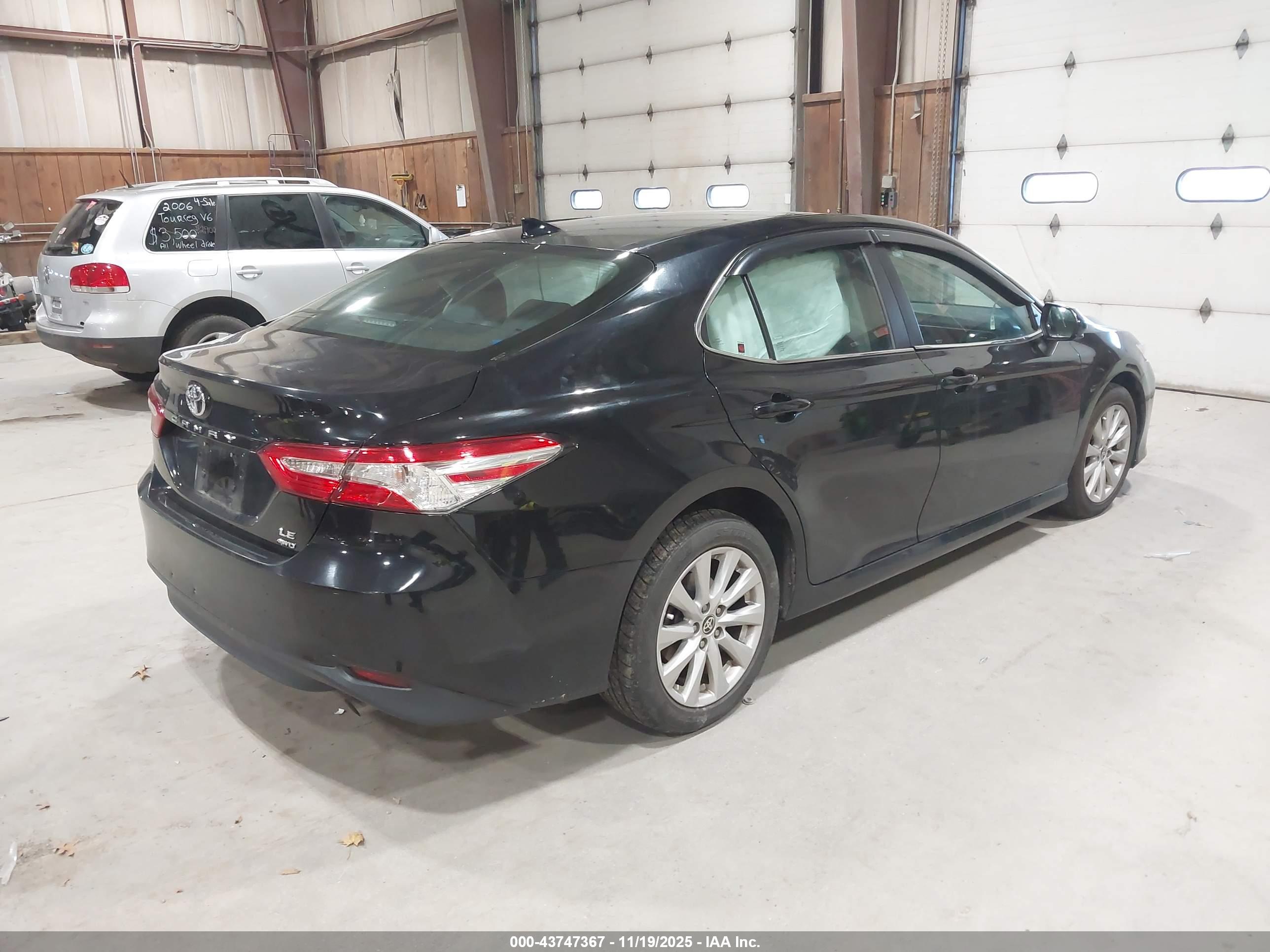 TOYOTA CAMRY image 4