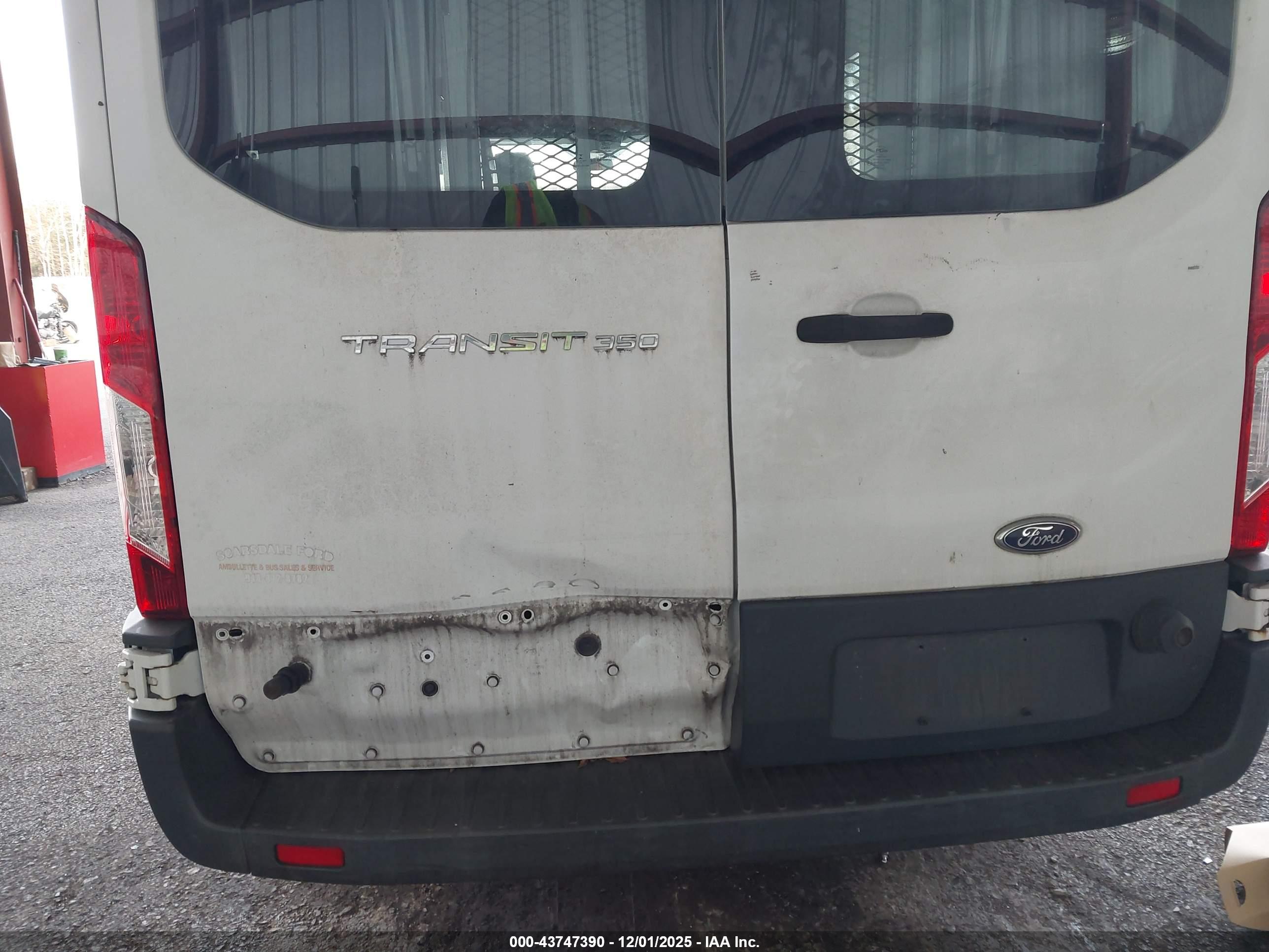 FORD TRANSIT-350 image 6
