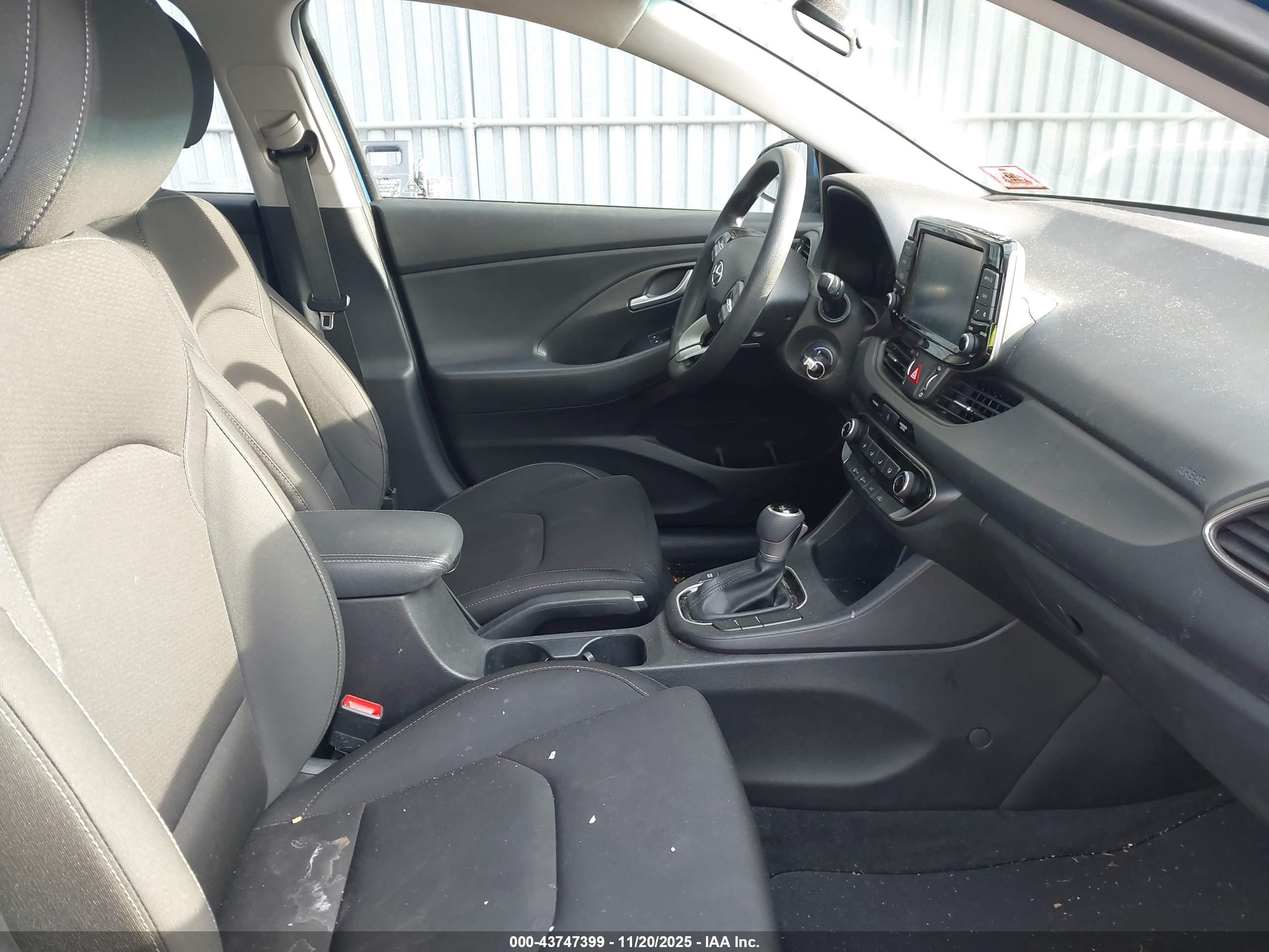 HYUNDAI ELANTRA image 5