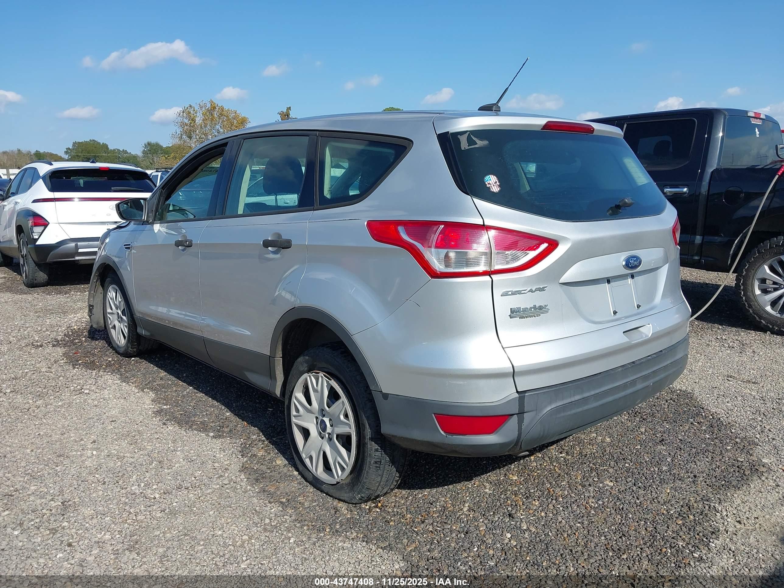 FORD ESCAPE image 3
