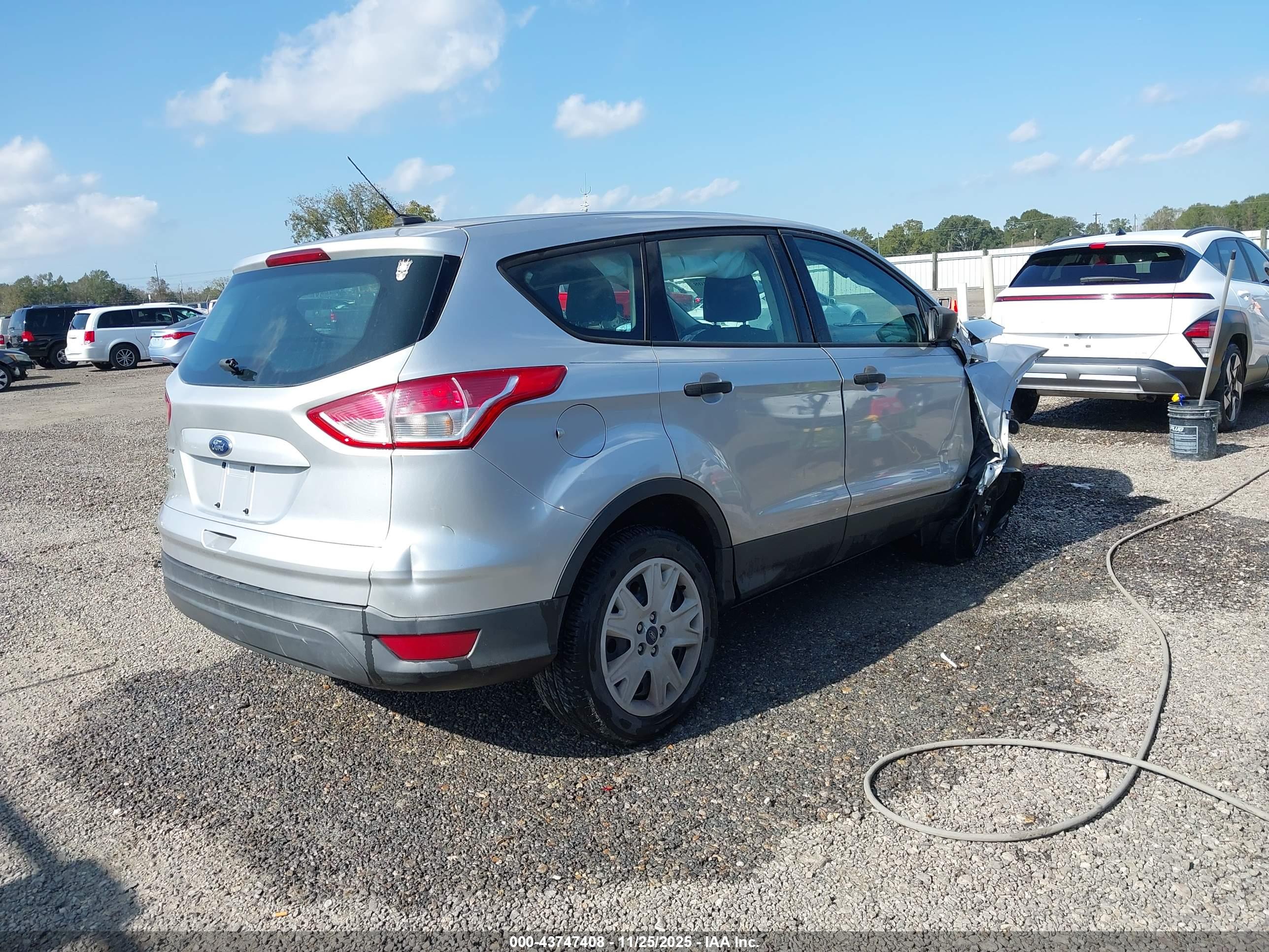 FORD ESCAPE image 4