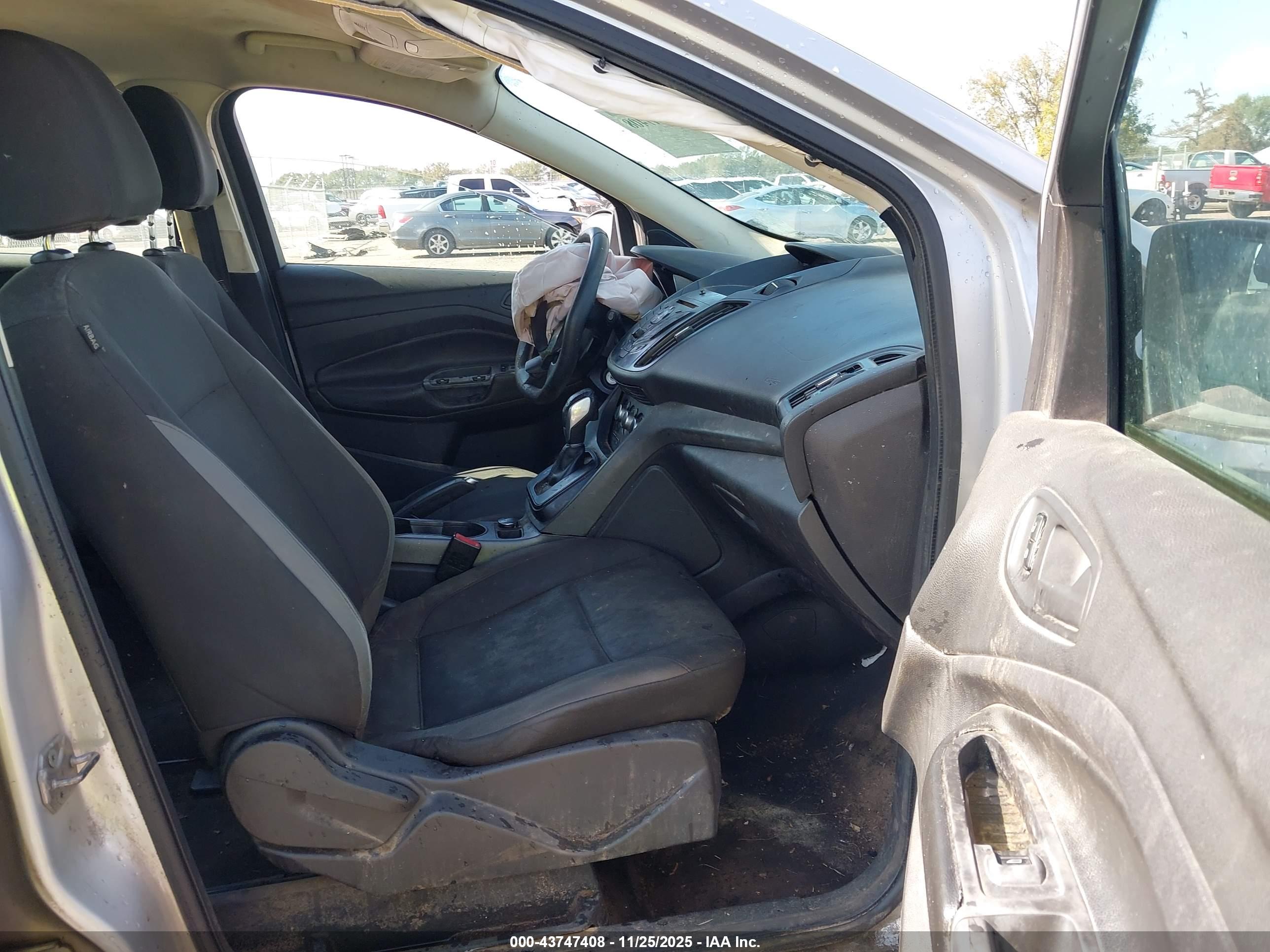 FORD ESCAPE image 5