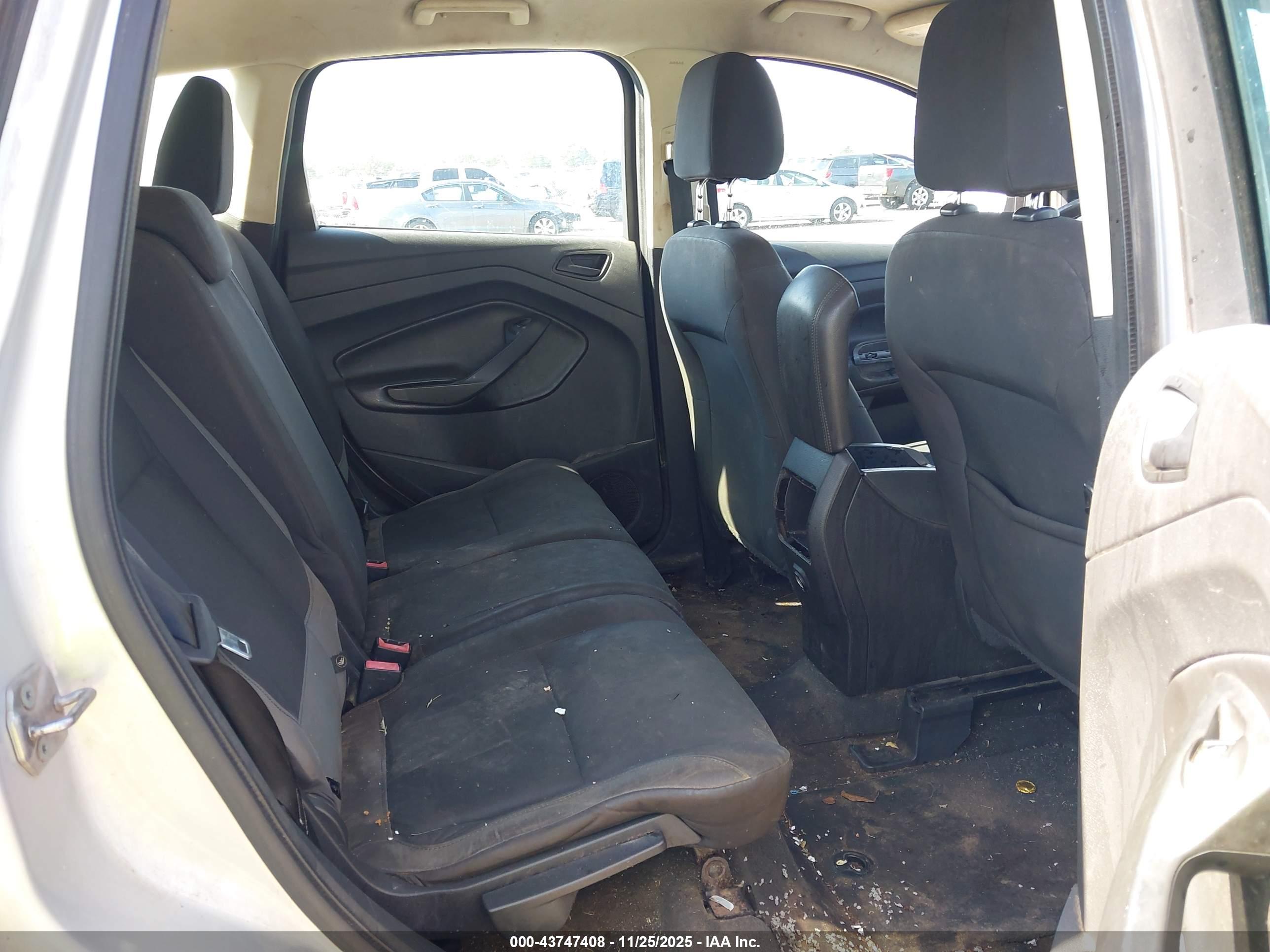 FORD ESCAPE image 8