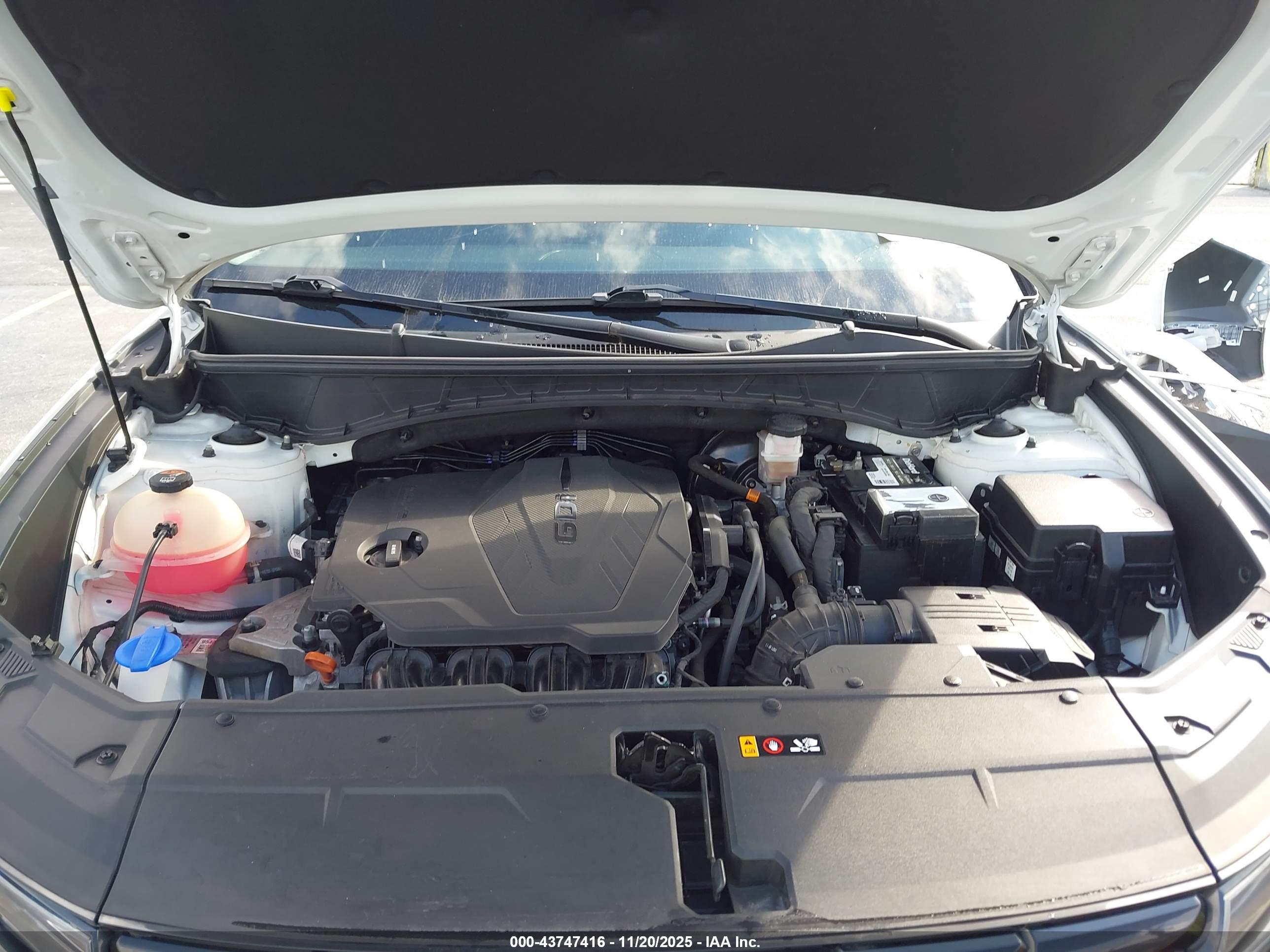 HYUNDAI TUCSON image 10