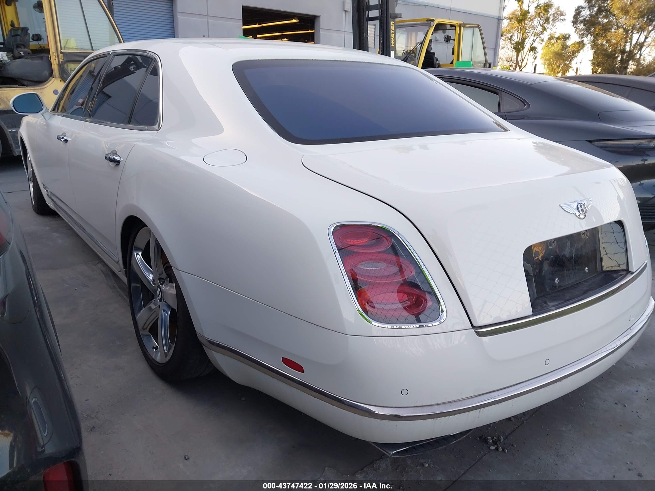 BENTLEY MULSANNE image 3