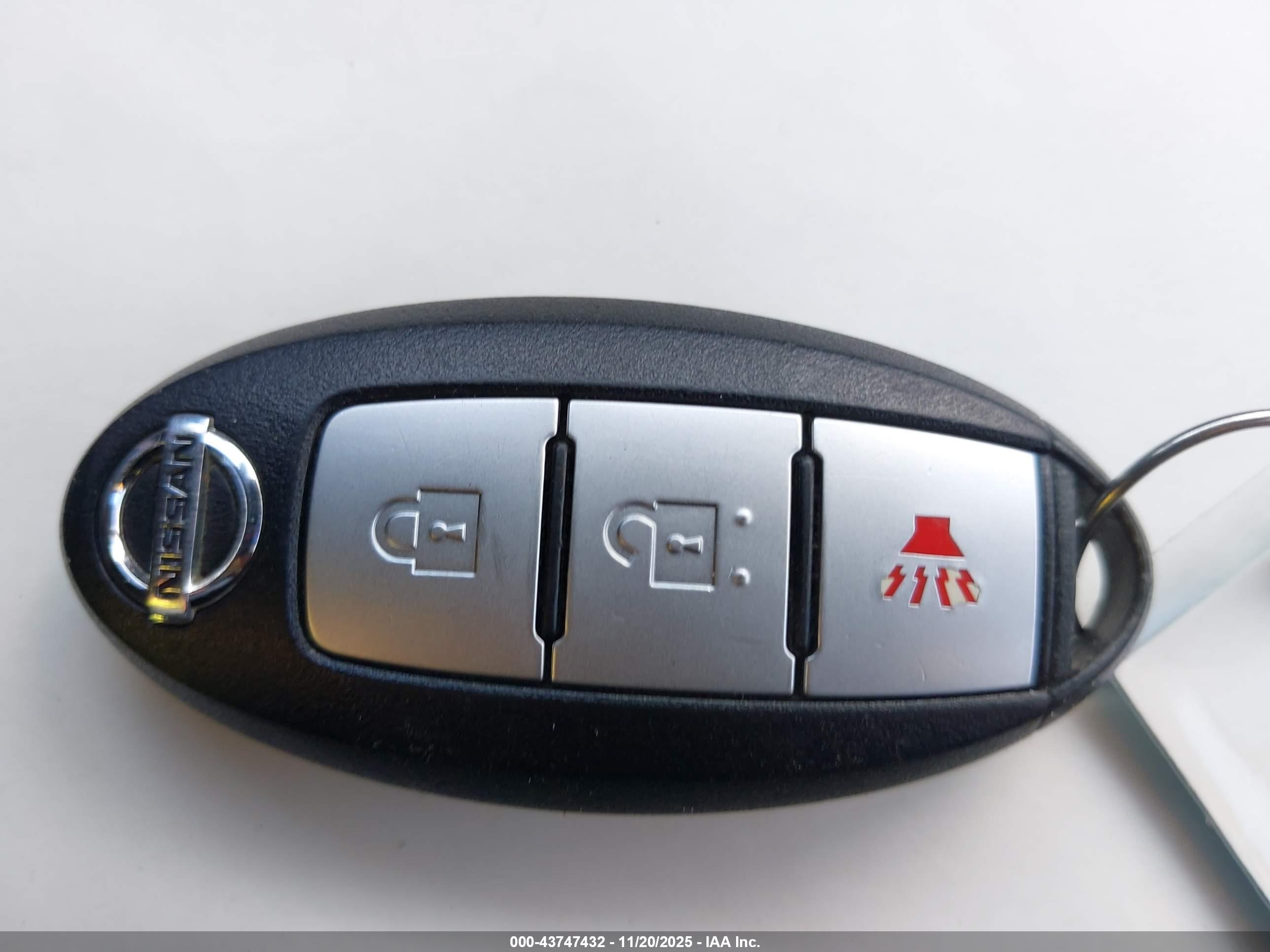 NISSAN MURANO image 11