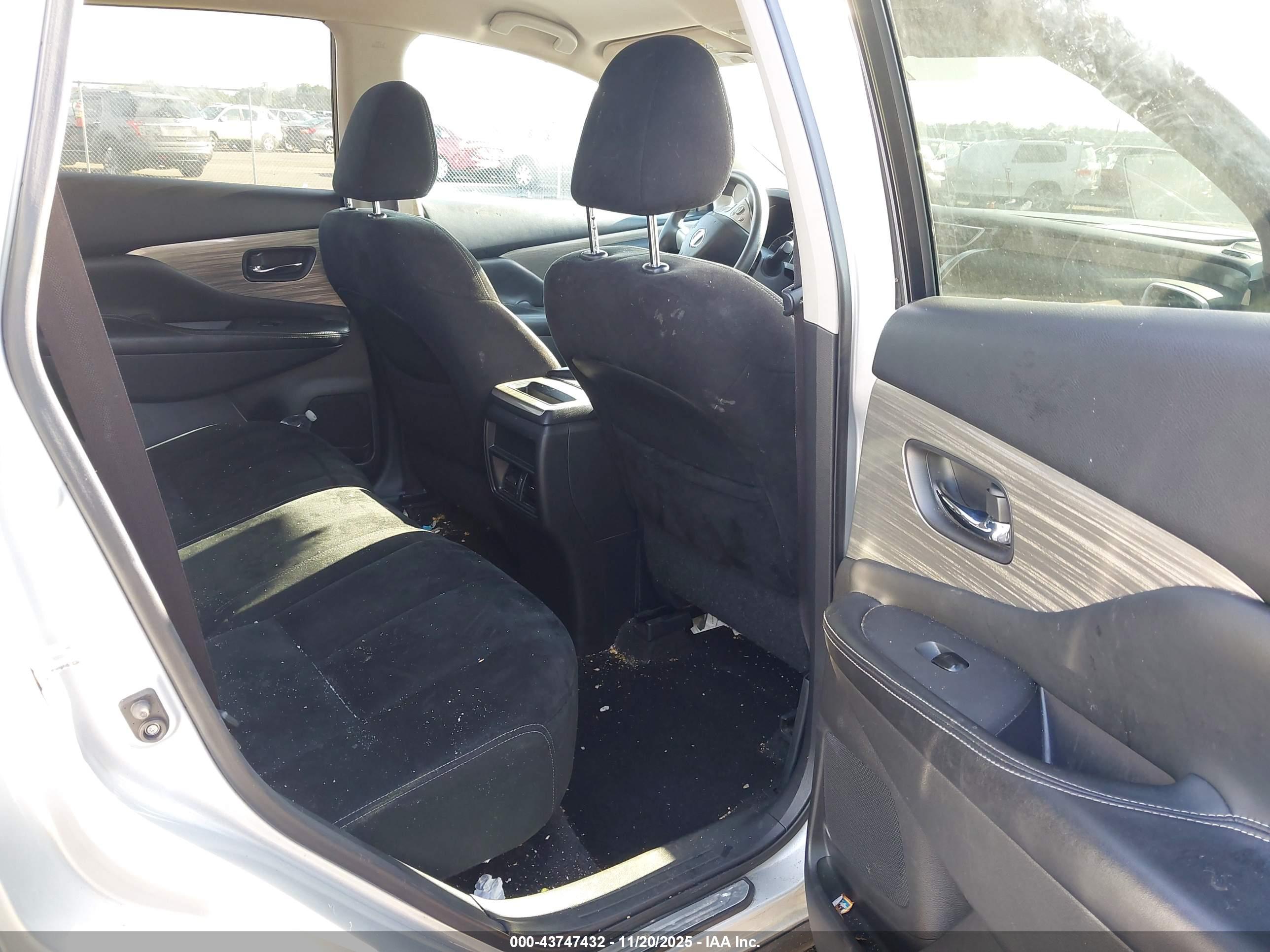 NISSAN MURANO image 8