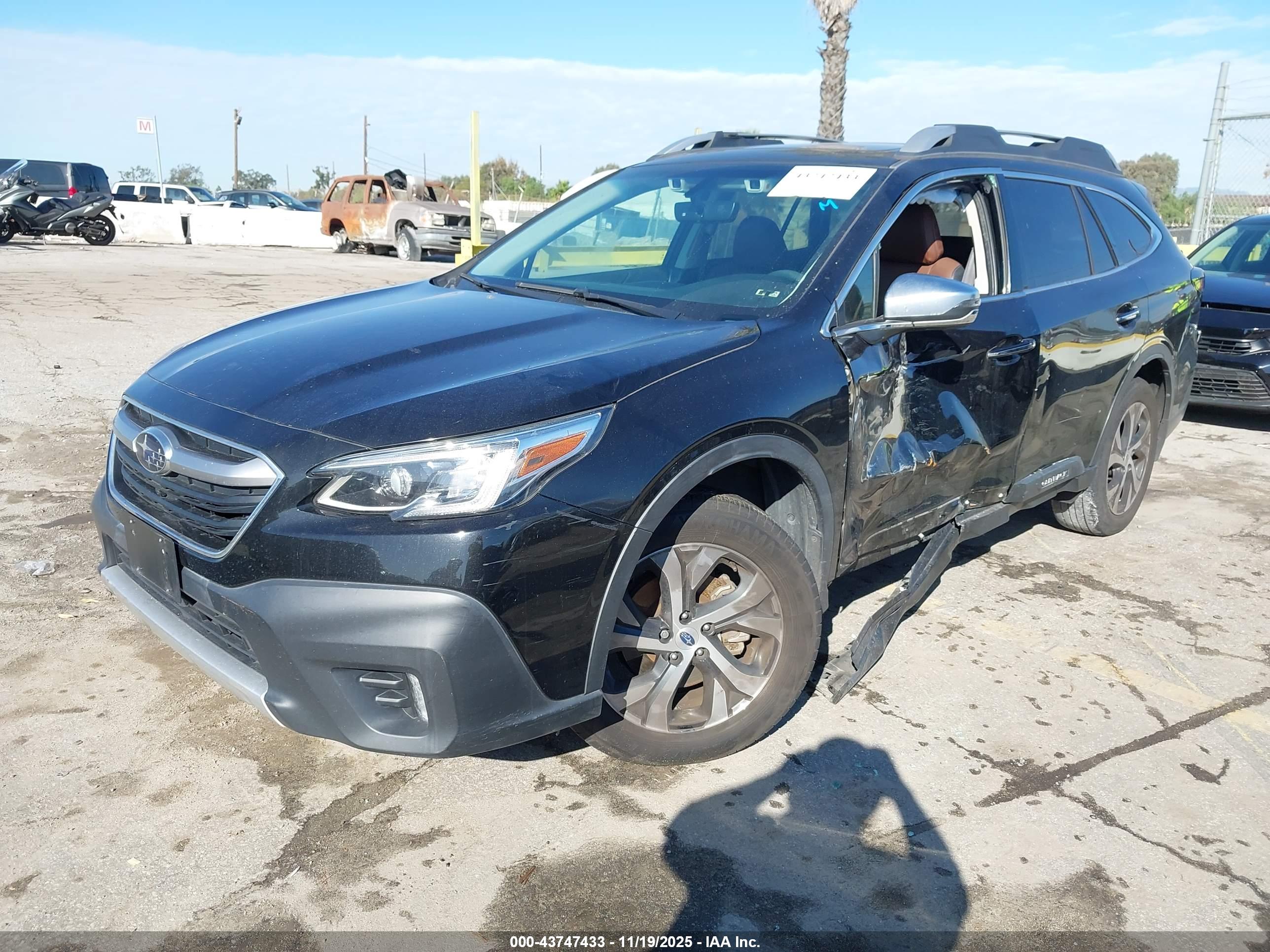 SUBARU OUTBACK image 2
