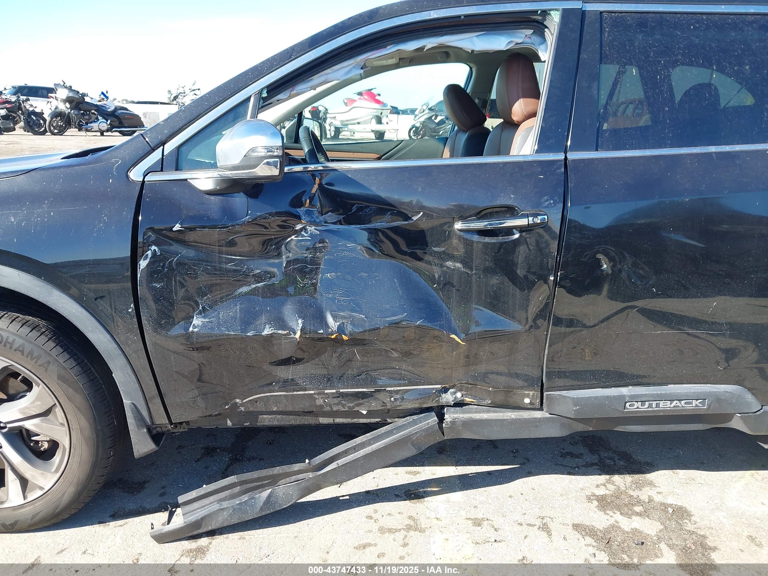 SUBARU OUTBACK image 6