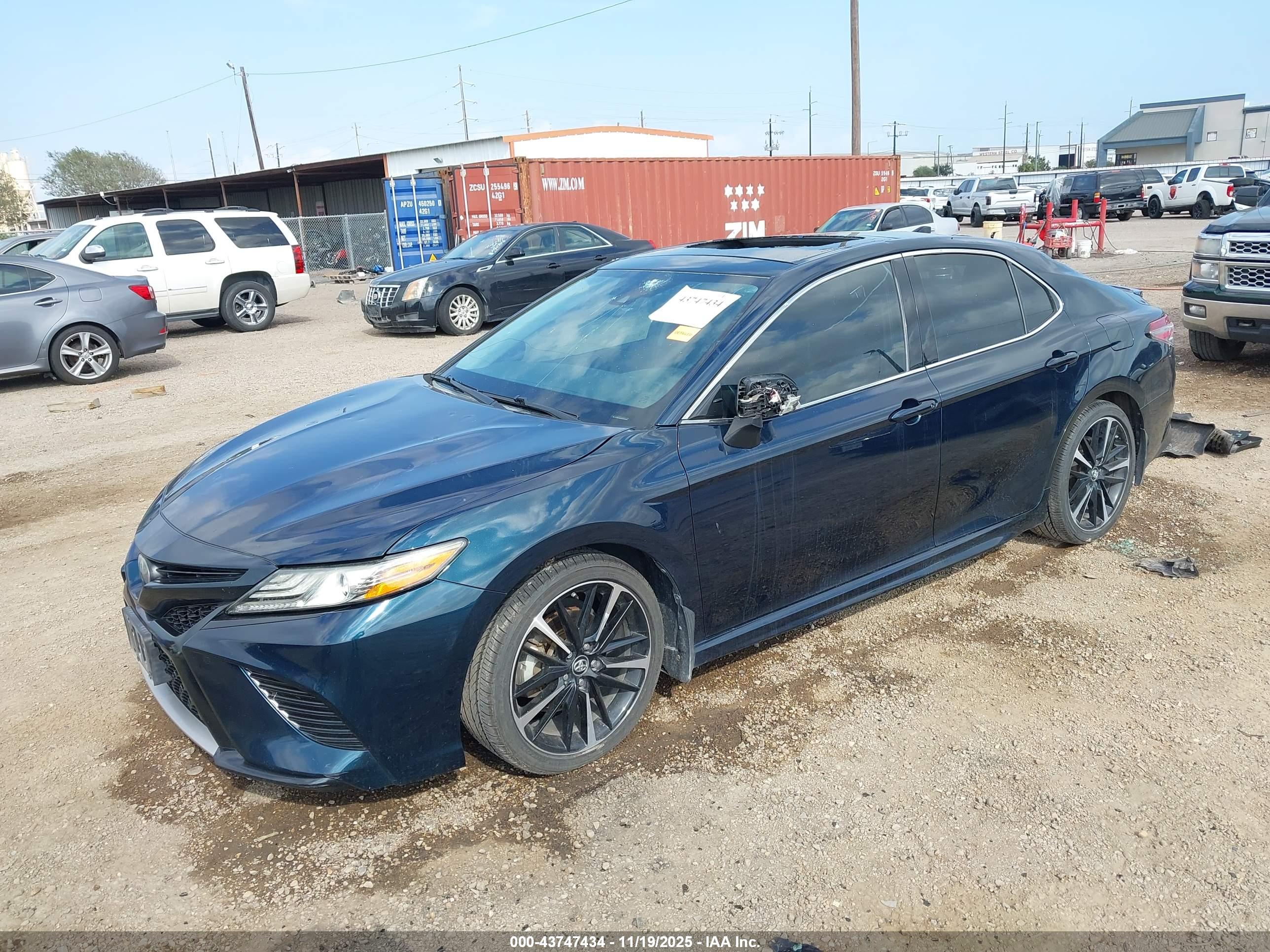TOYOTA CAMRY image 2