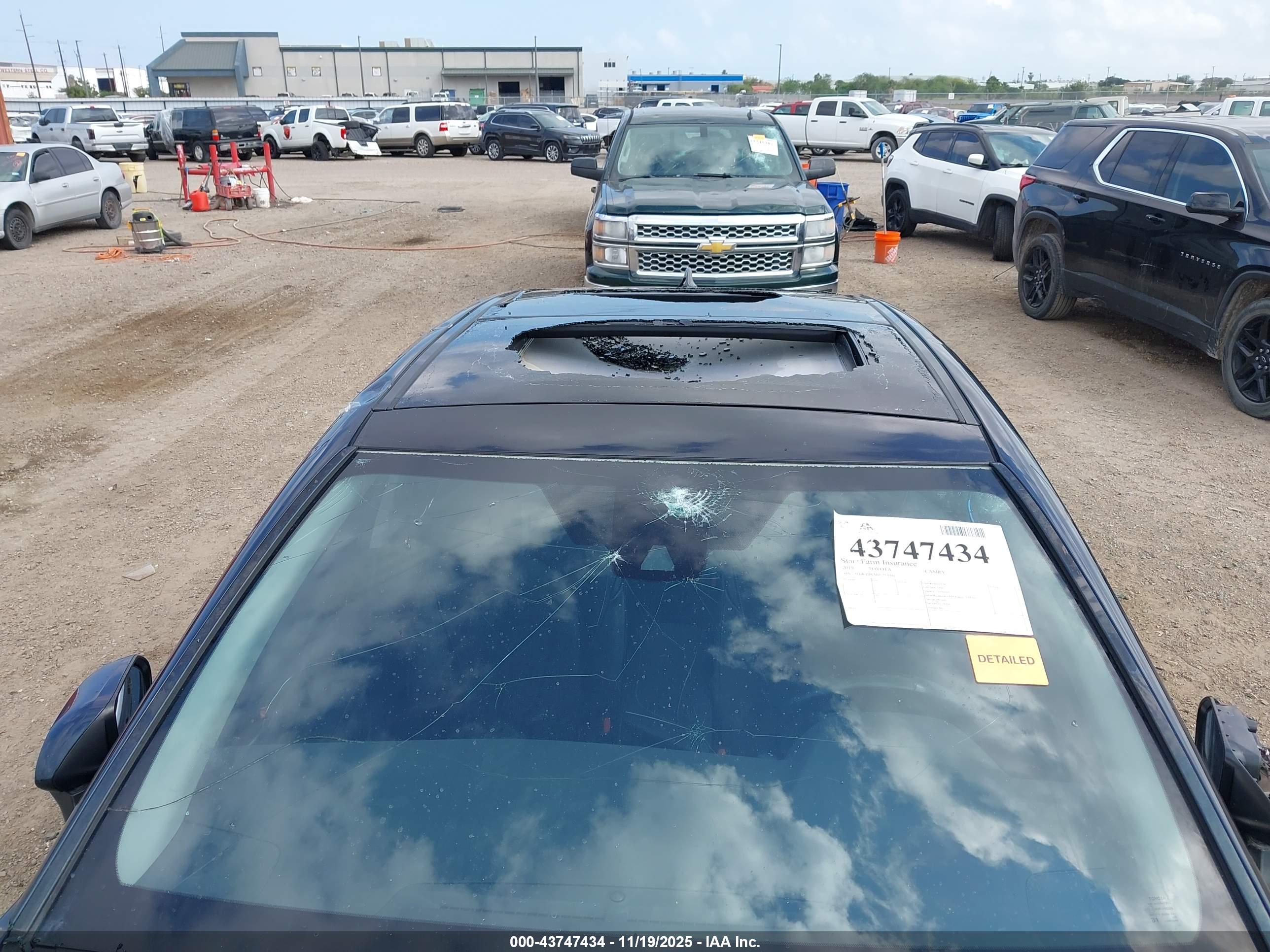 TOYOTA CAMRY image 6