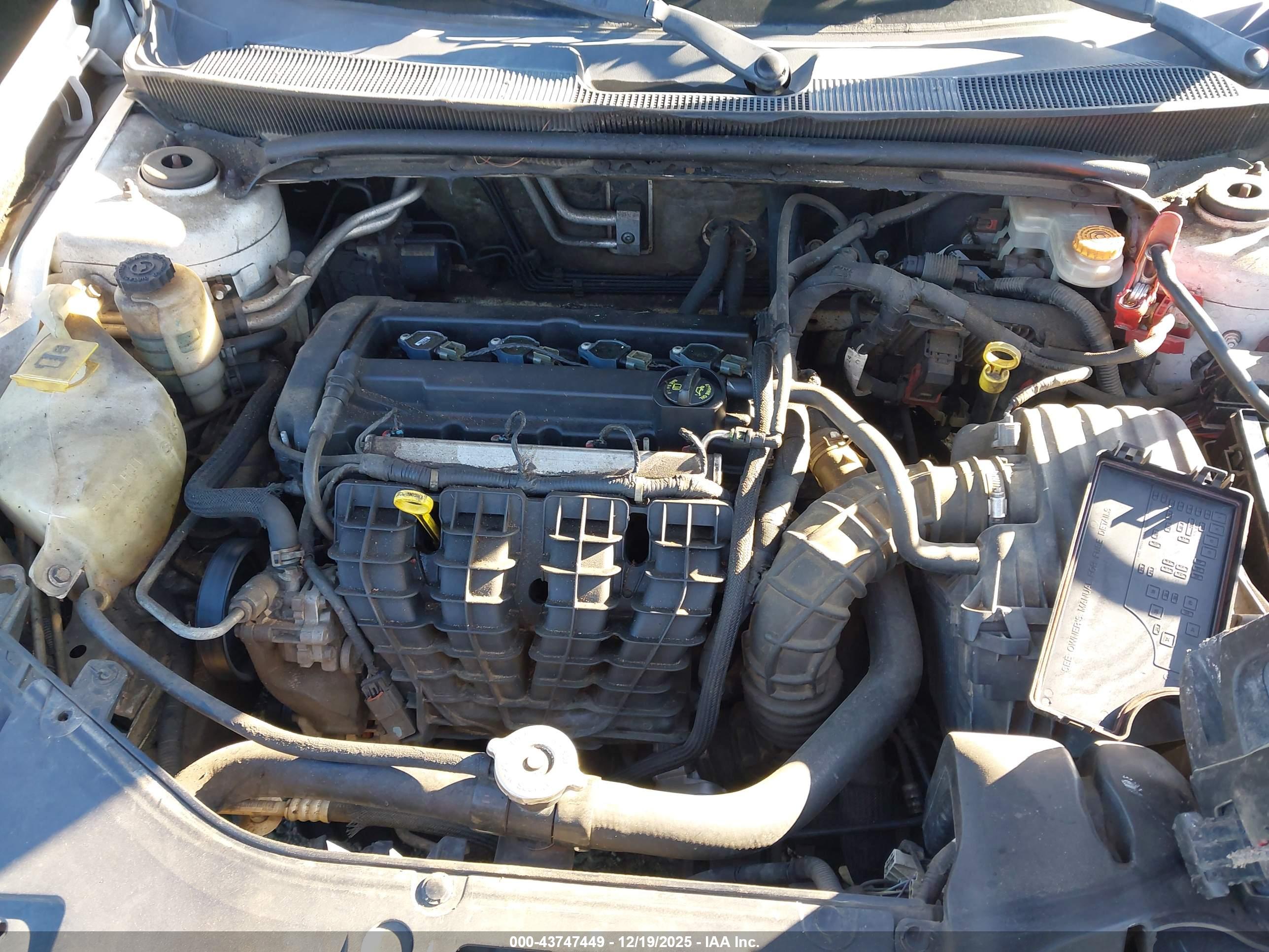 CHRYSLER 200 image 10