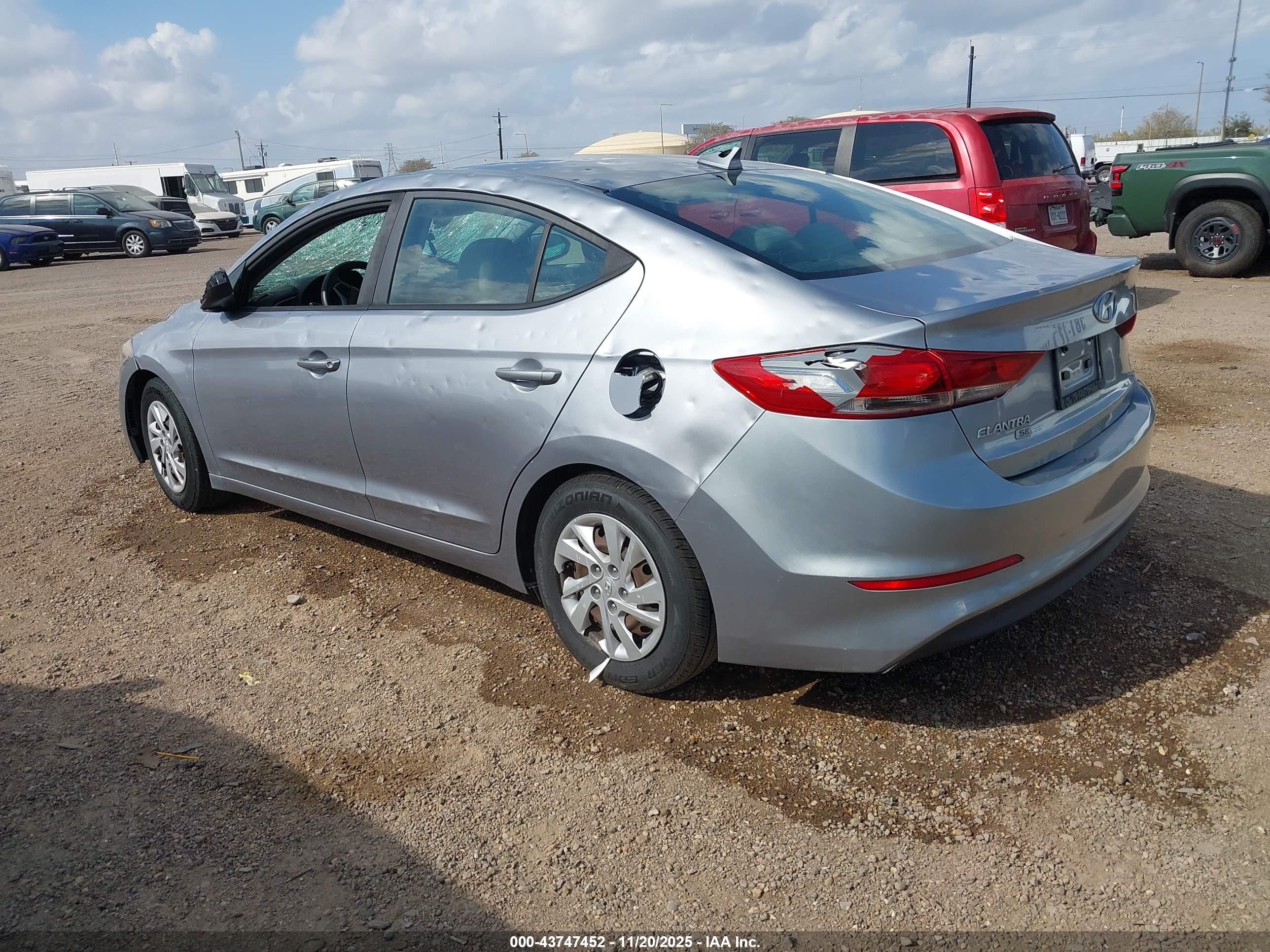 HYUNDAI ELANTRA image 3