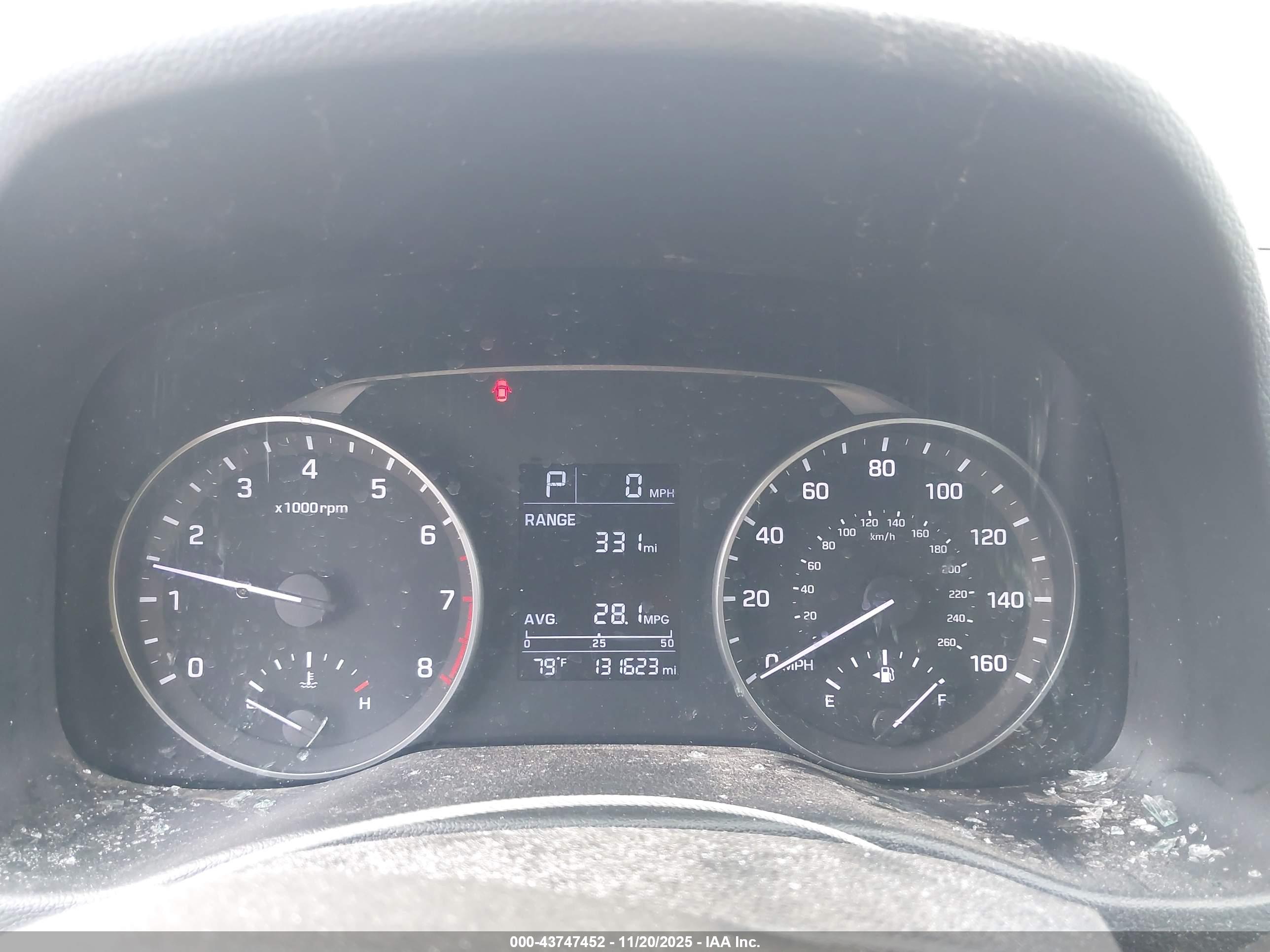 HYUNDAI ELANTRA image 7