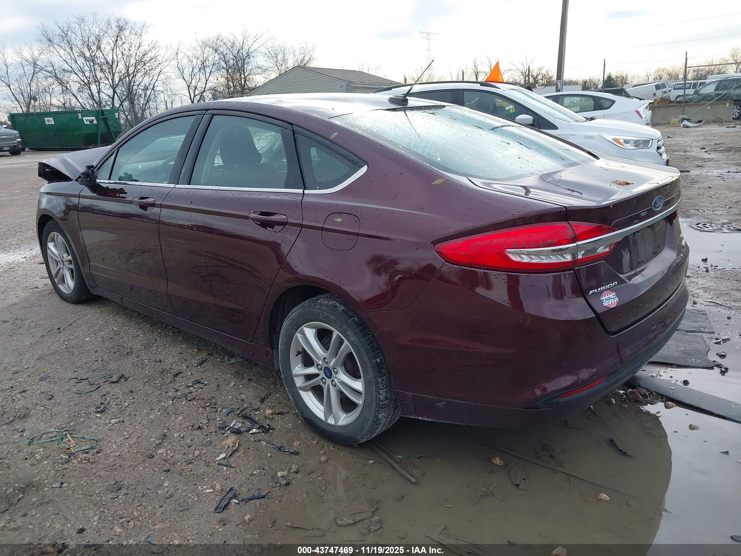 FORD FUSION image 3