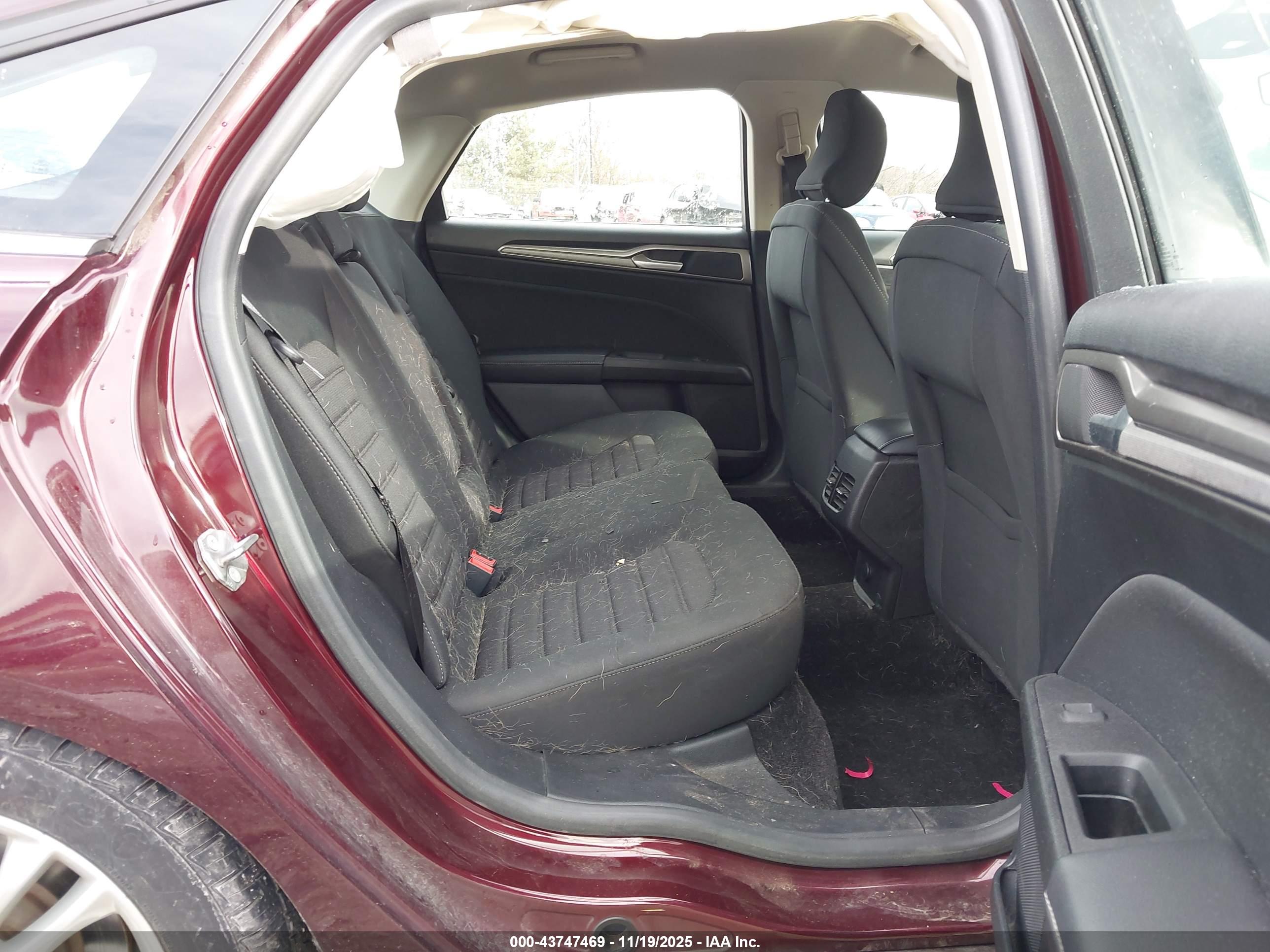 FORD FUSION image 8