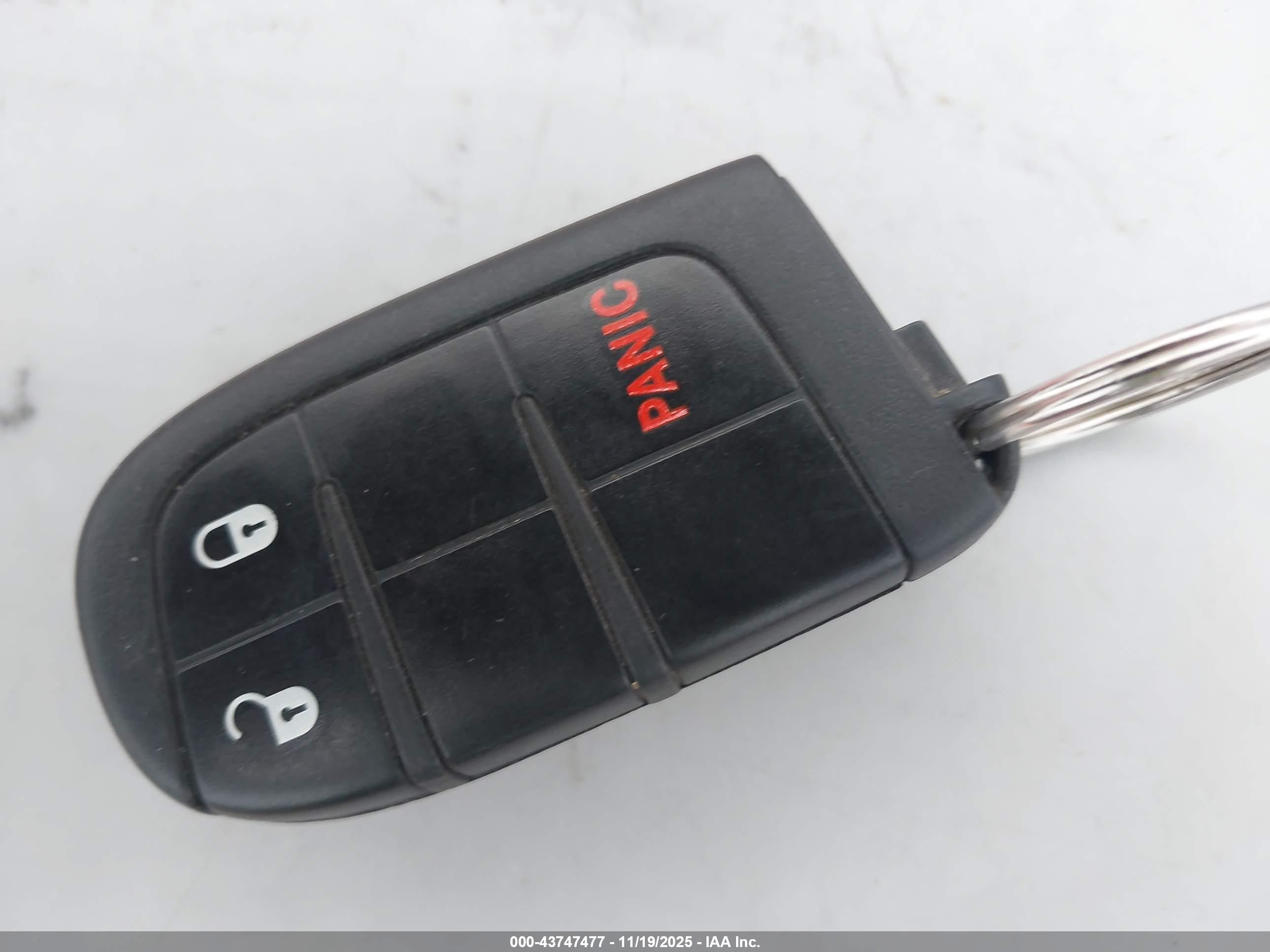 JEEP RENEGADE image 11